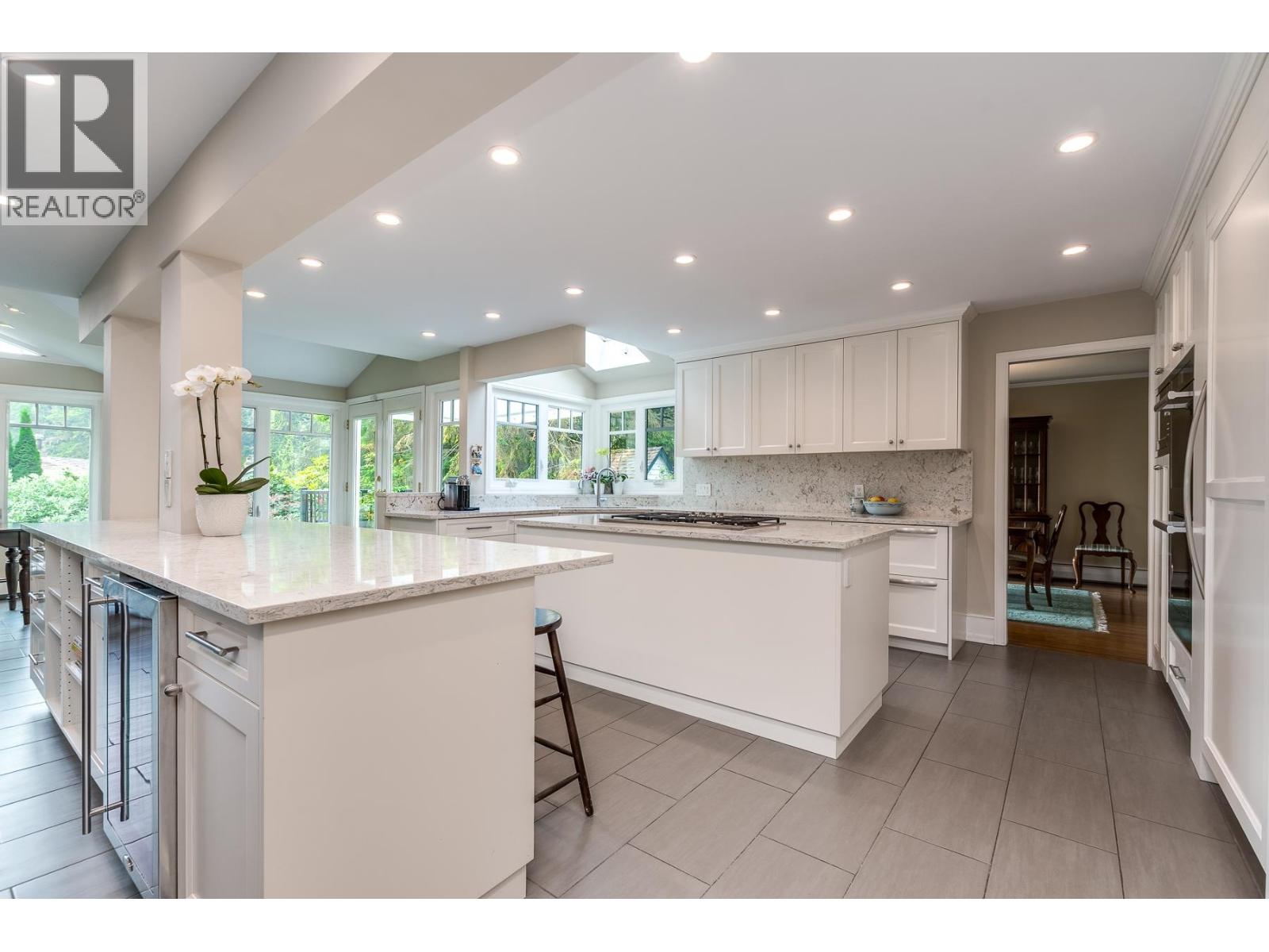 554 Newcroft Place, West Vancouver, British Columbia  V7T 1W8 - Photo 7 - R3045234
