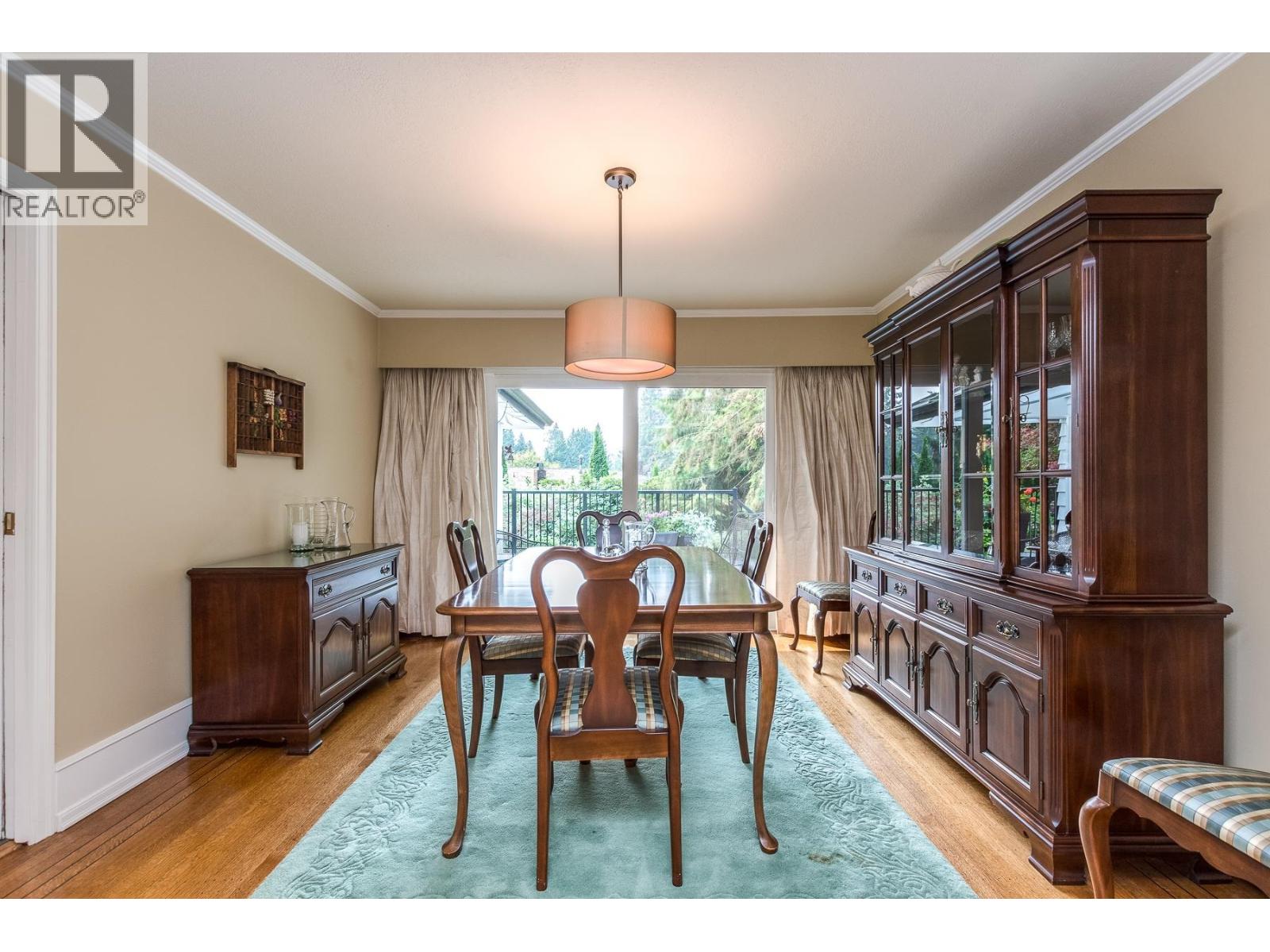 554 Newcroft Place, West Vancouver, British Columbia  V7T 1W8 - Photo 4 - R3045234