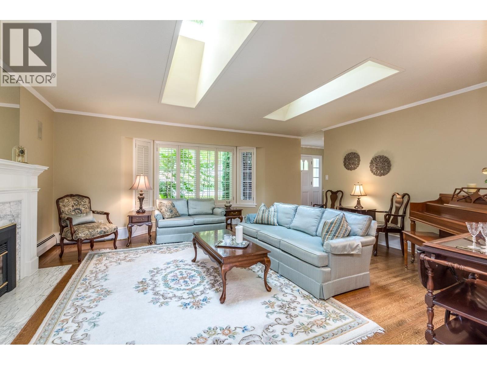554 Newcroft Place, West Vancouver, British Columbia  V7T 1W8 - Photo 2 - R3045234