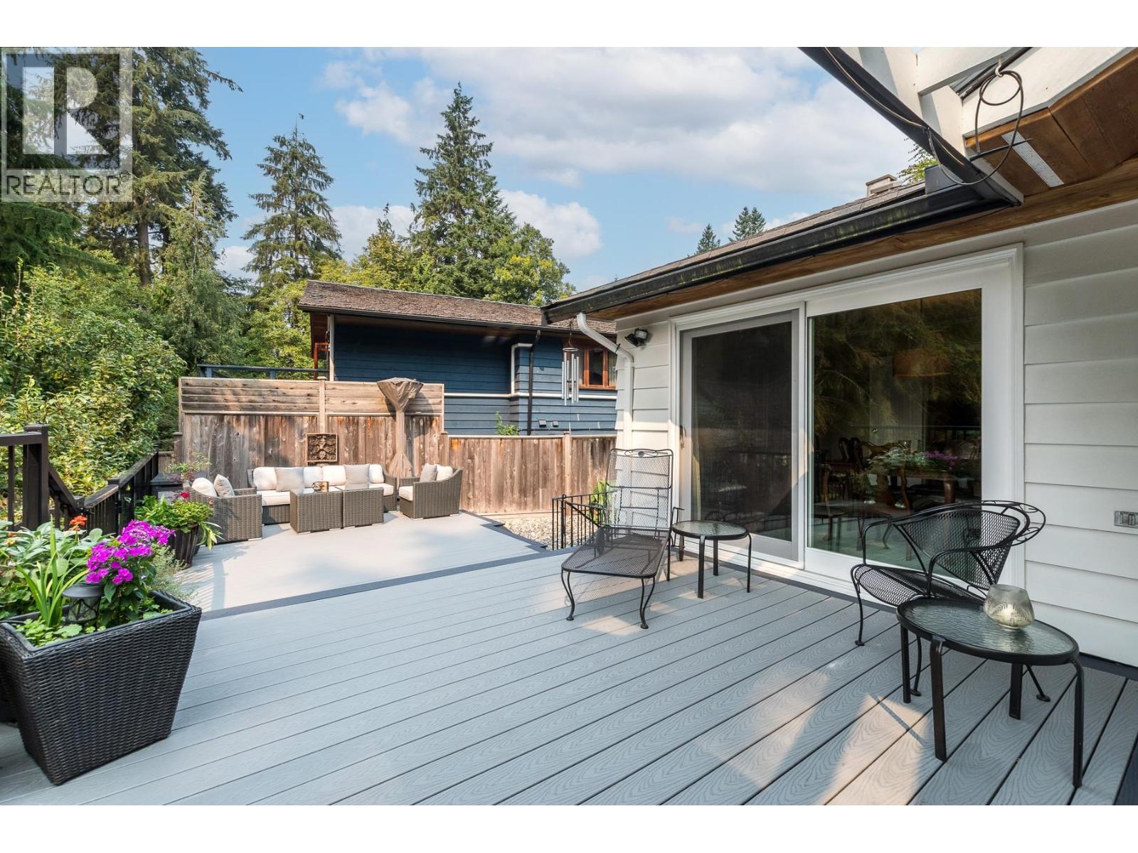 554 Newcroft Place, West Vancouver, British Columbia  V7T 1W8 - Photo 31 - R3045234