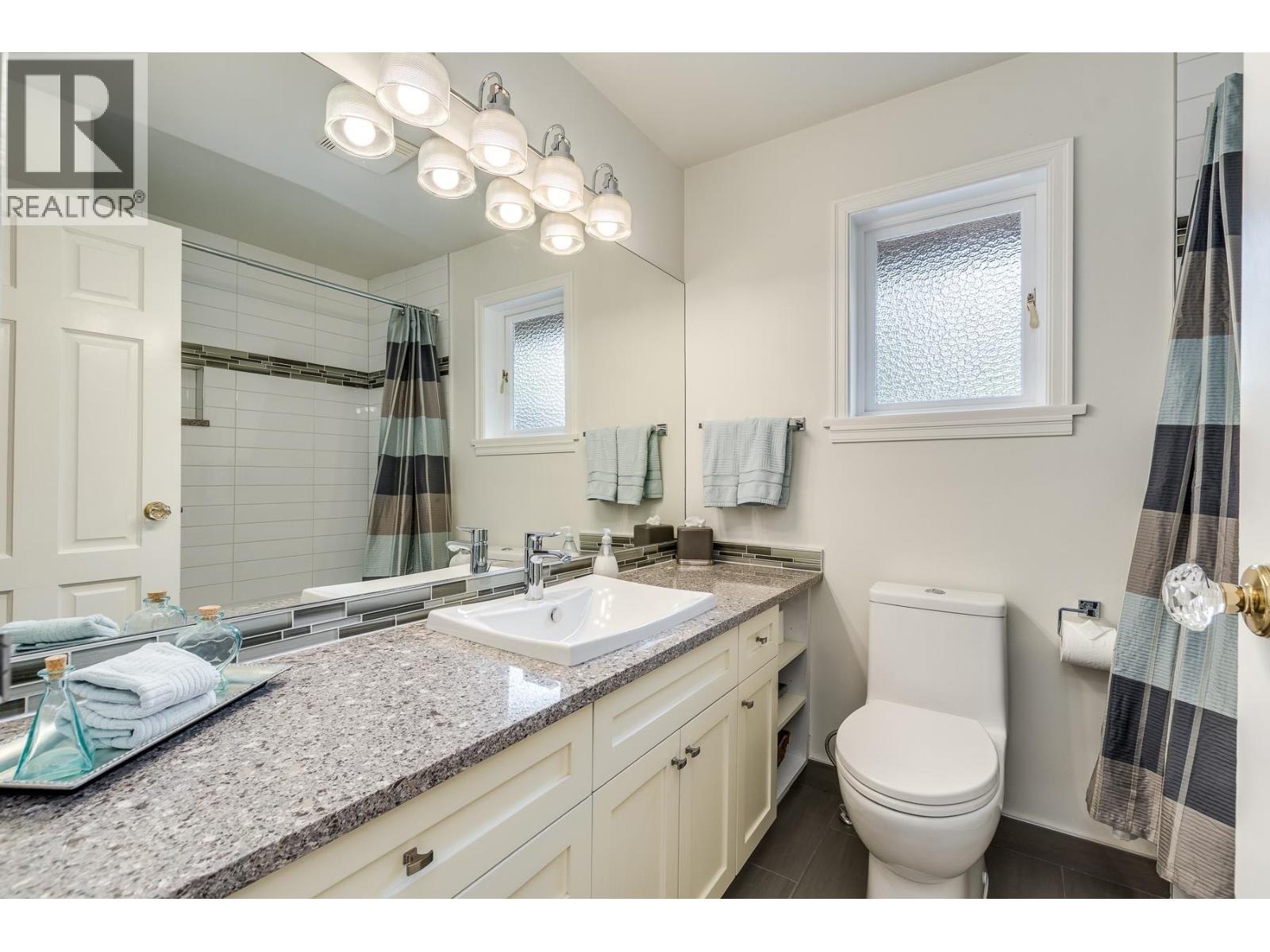 554 Newcroft Place, West Vancouver, British Columbia  V7T 1W8 - Photo 21 - R3045234