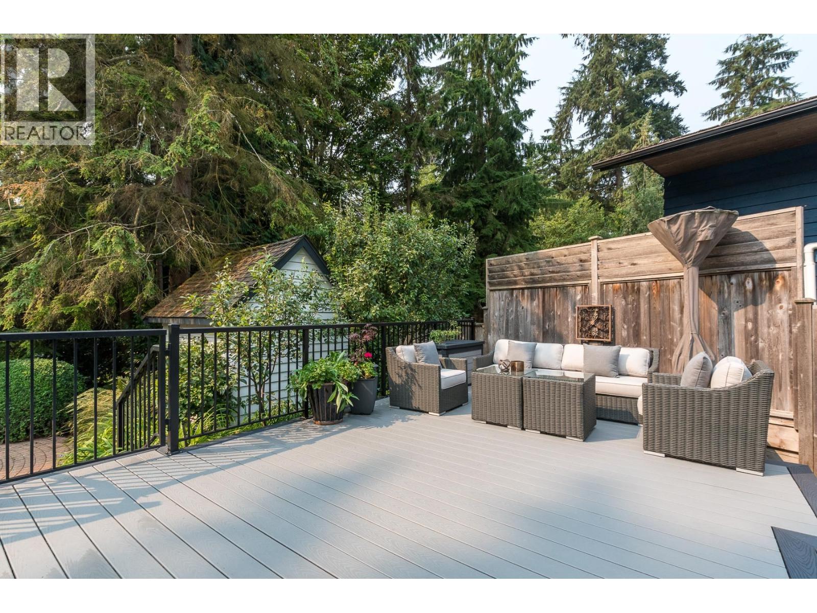 554 Newcroft Place, West Vancouver, British Columbia  V7T 1W8 - Photo 32 - R3045234
