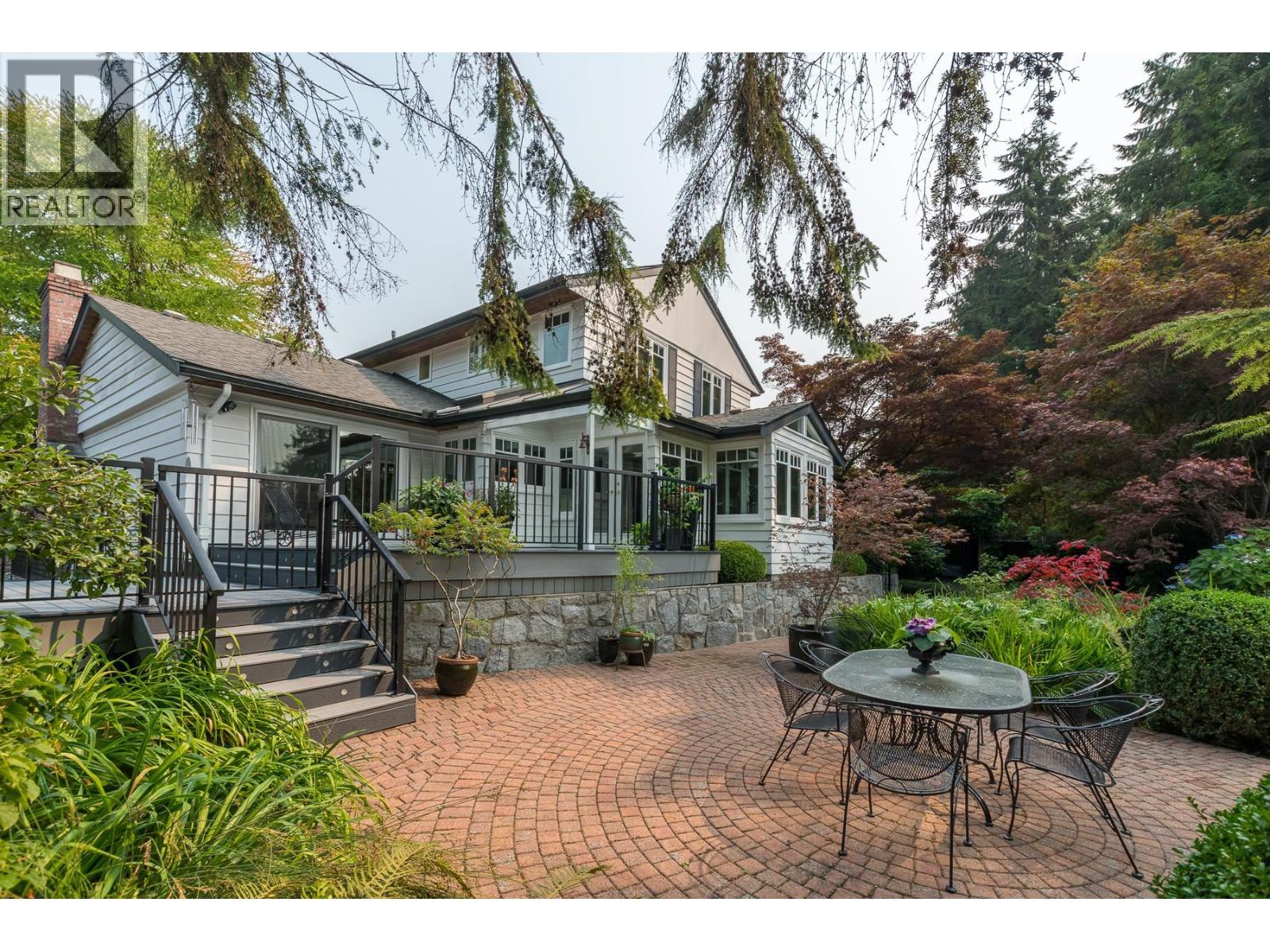 554 Newcroft Place, West Vancouver, British Columbia  V7T 1W8 - Photo 34 - R3045234