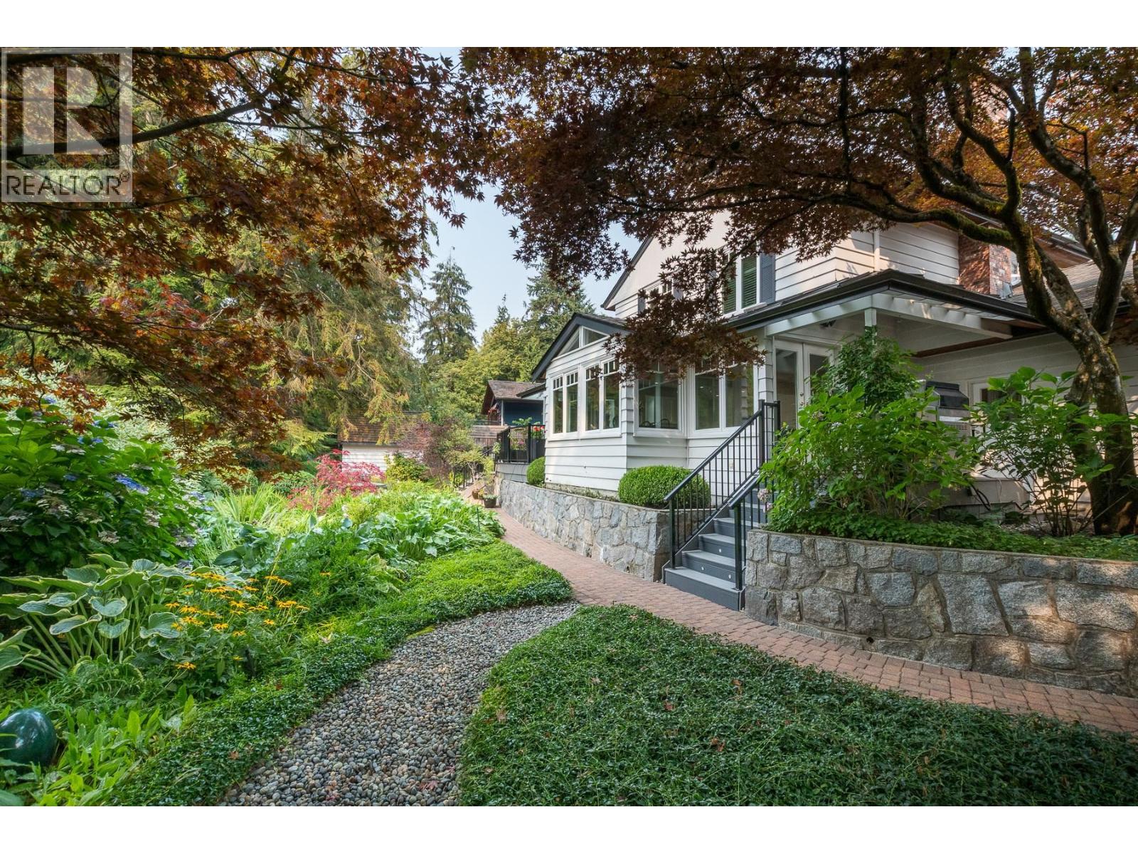 554 Newcroft Place, West Vancouver, British Columbia  V7T 1W8 - Photo 39 - R3045234