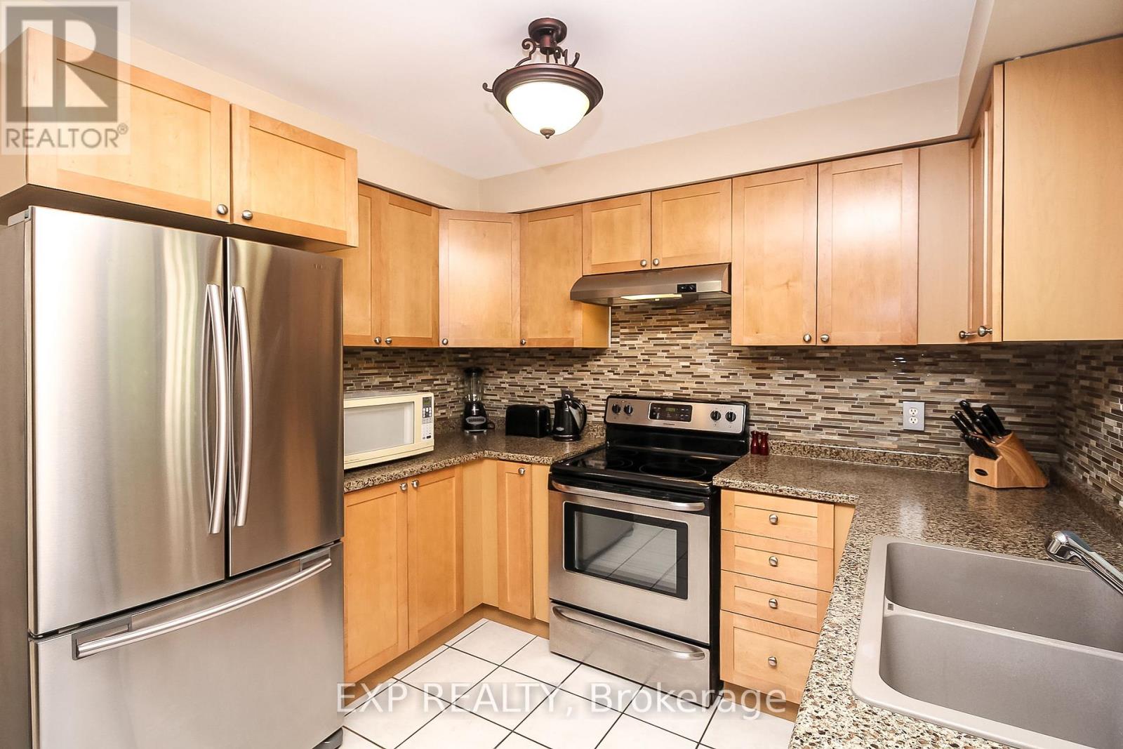 9 Birdie Court, Wasaga Beach, Ontario  L9Z 1C1 - Photo 6 - S12371171