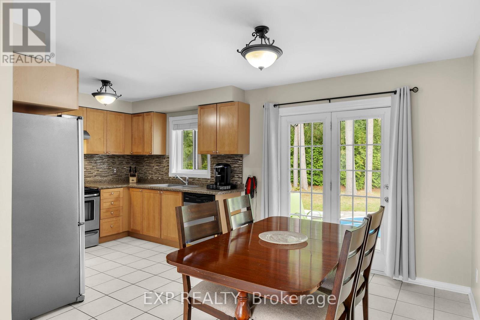 9 Birdie Court, Wasaga Beach, Ontario  L9Z 1C1 - Photo 11 - S12371171