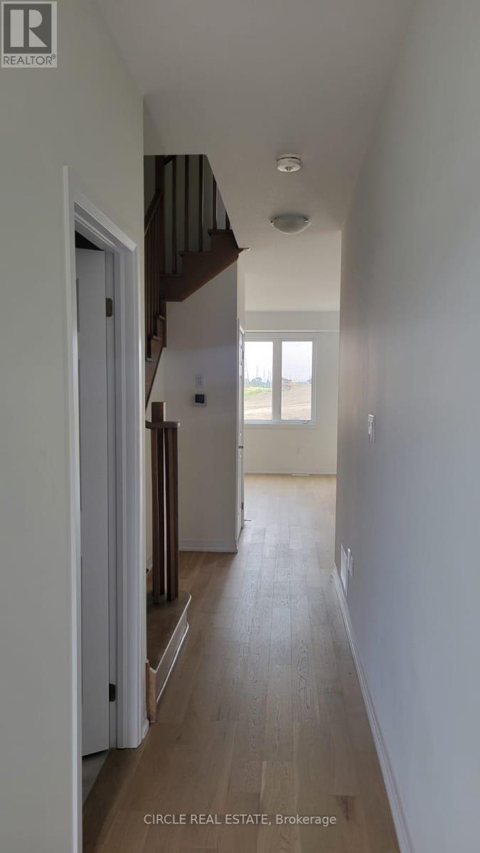 159 Brighton Lane, Thorold, Ontario  L2E 6S4 - Photo 4 - X12369081