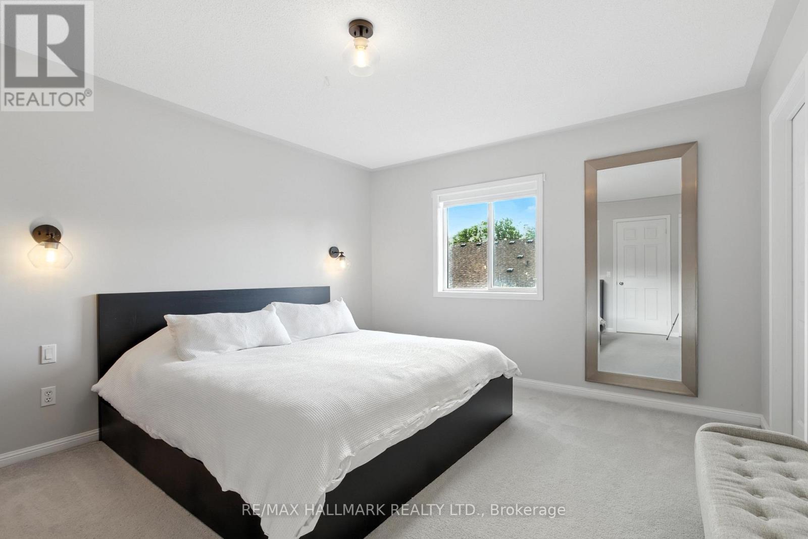 568 Legresley Lane, Newmarket, Ontario  L3Y 8R8 - Photo 17 - N12390186