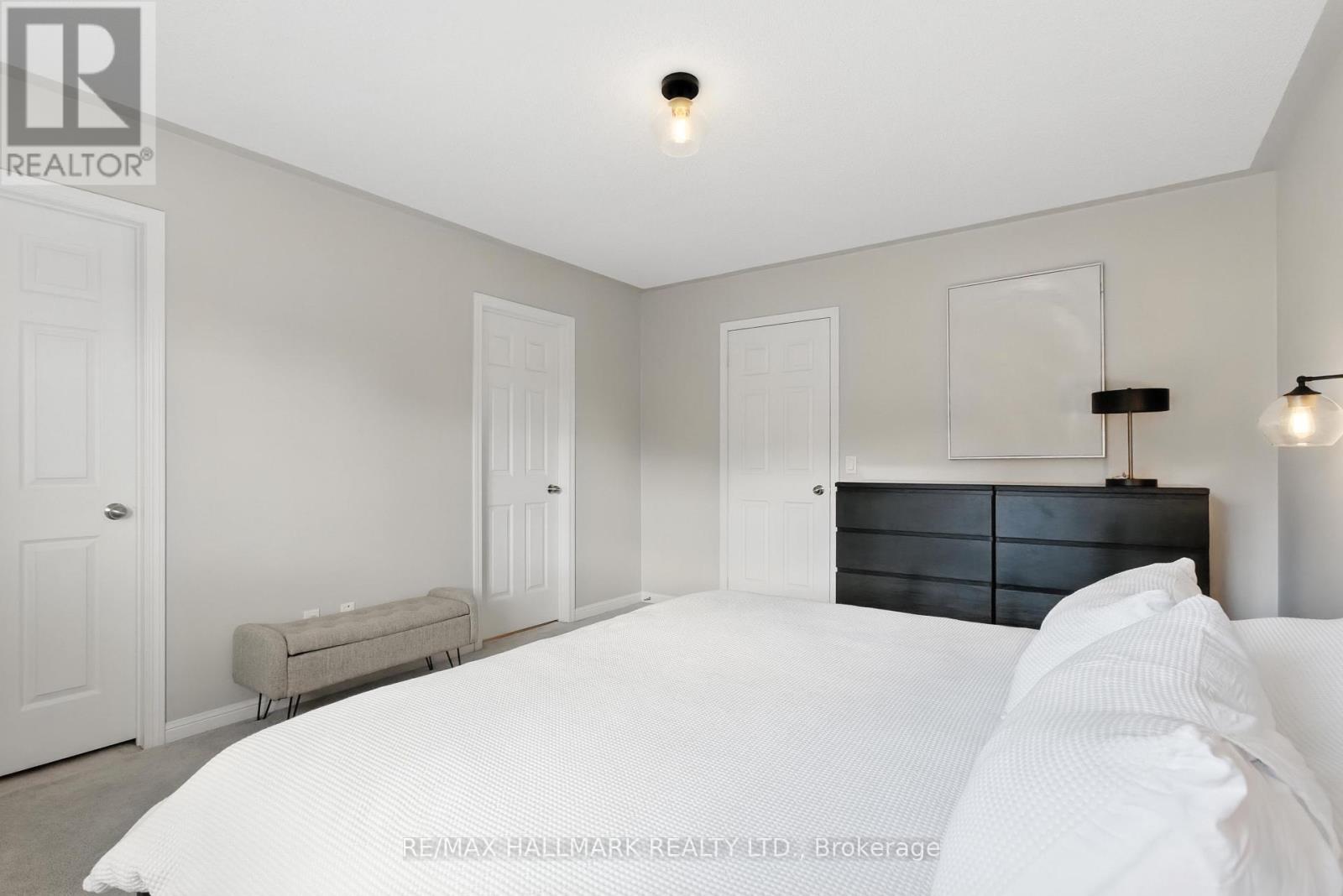 568 Legresley Lane, Newmarket, Ontario  L3Y 8R8 - Photo 18 - N12390186