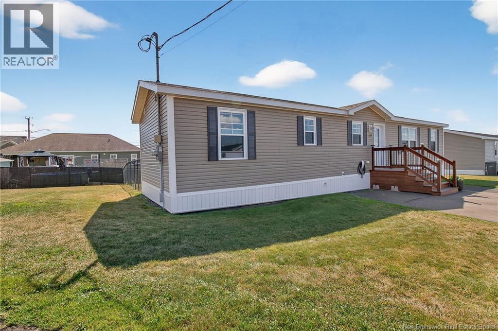 456 Nepisiguit Drive, Dieppe, New Brunswick  E1A 0P6 - Photo 2 - NB126278