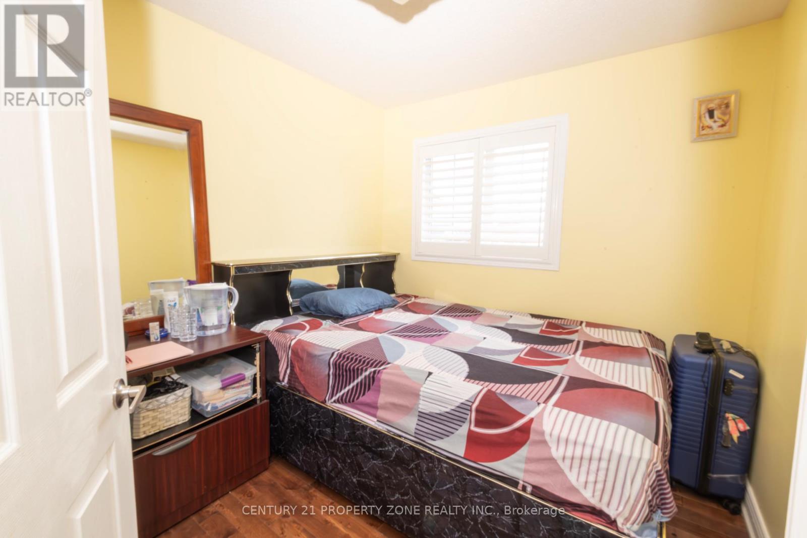 32 Summerdale Crescent, Brampton, Ontario  L6X 4V8 - Photo 13 - W12390197