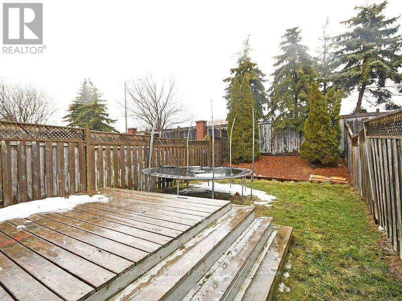 32 Summerdale Crescent, Brampton, Ontario  L6X 4V8 - Photo 23 - W12390197