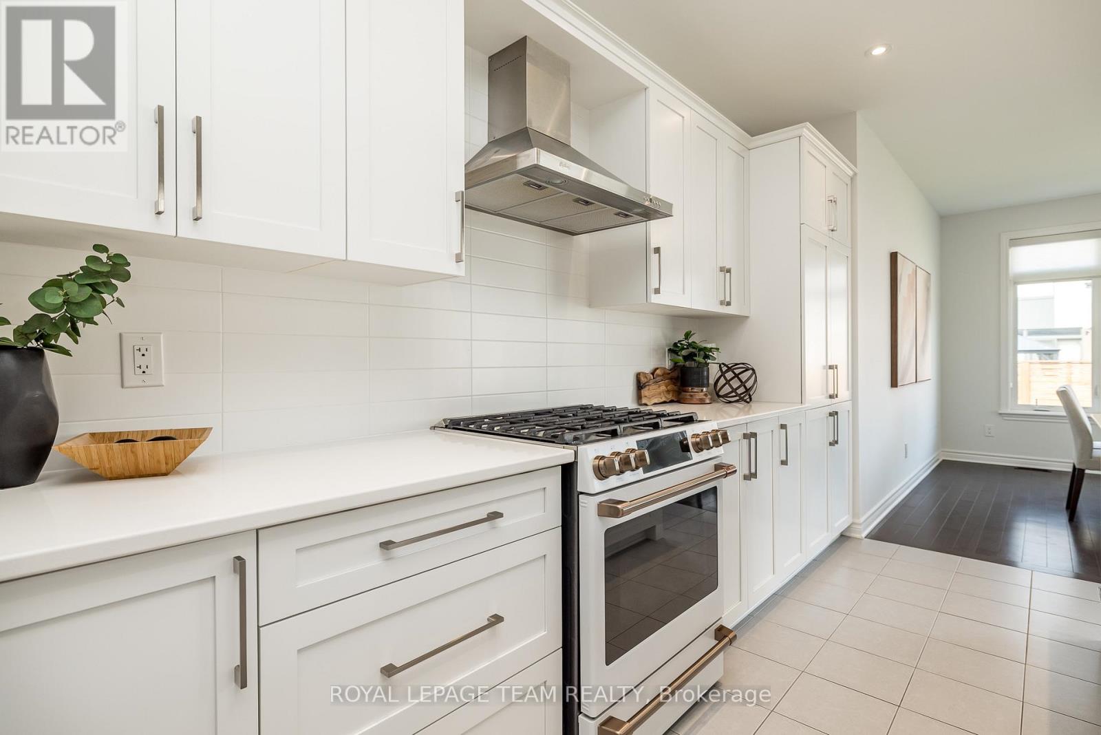 636 Mistwell Lane, Ottawa, Ontario  K4M 1B2 - Photo 13 - X12390215