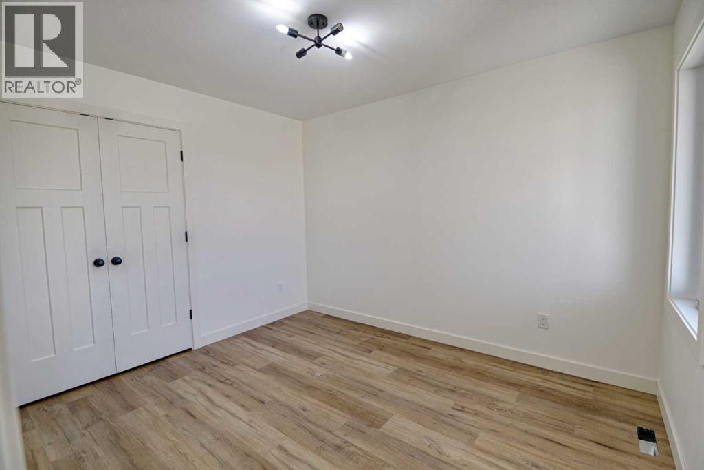 425 Pensacola Road, Enchant, Alberta  T0K 0V0 - Photo 13 - A2255402