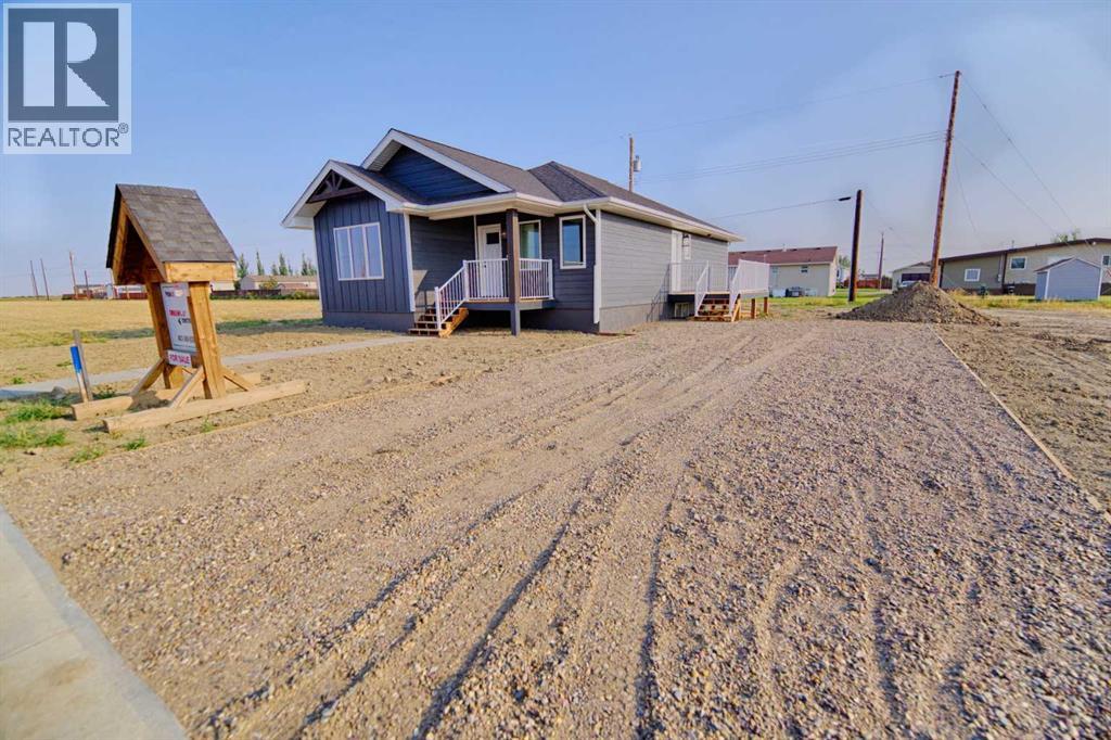 425 Pensacola Road, Enchant, Alberta  T0K 0V0 - Photo 27 - A2255402