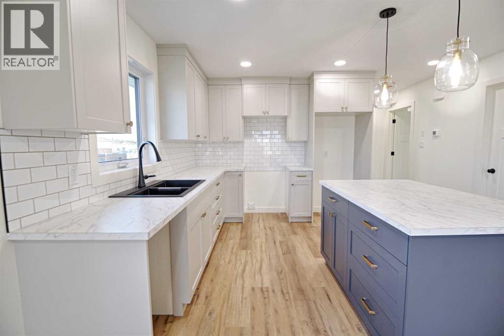 425 Pensacola Road, Enchant, Alberta  T0K 0V0 - Photo 8 - A2255402
