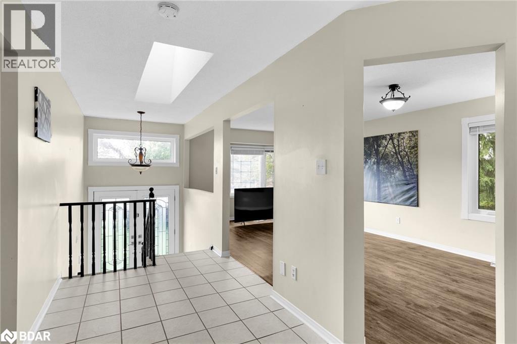 9 Birdie Court, Wasaga Beach, Ontario  L9Z 1C1 - Photo 3 - 40764468