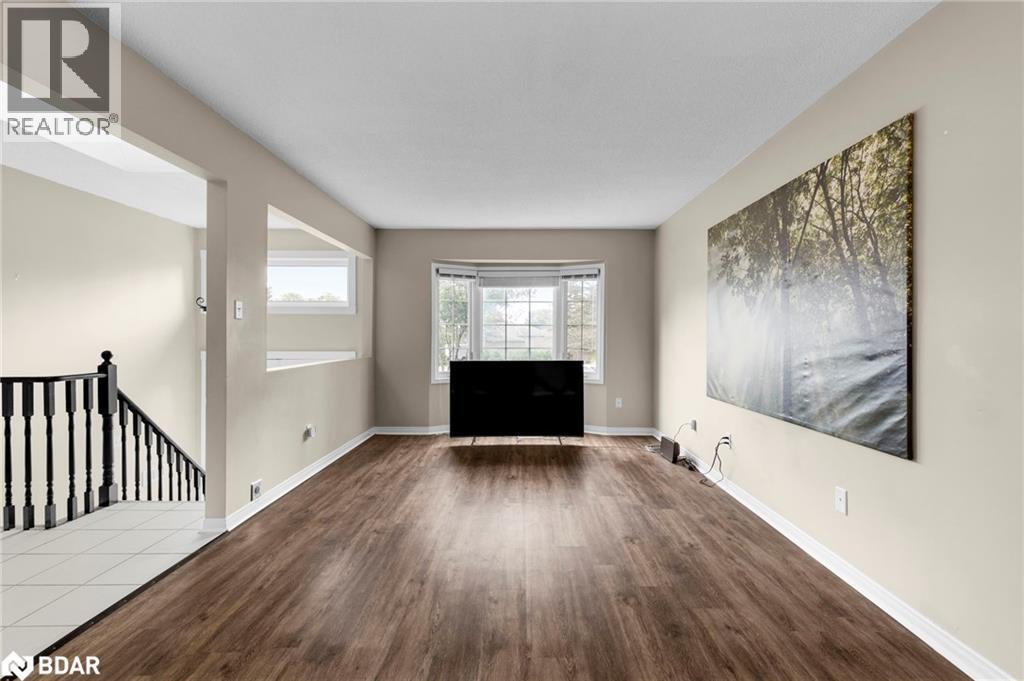 9 Birdie Court, Wasaga Beach, Ontario  L9Z 1C1 - Photo 6 - 40764468