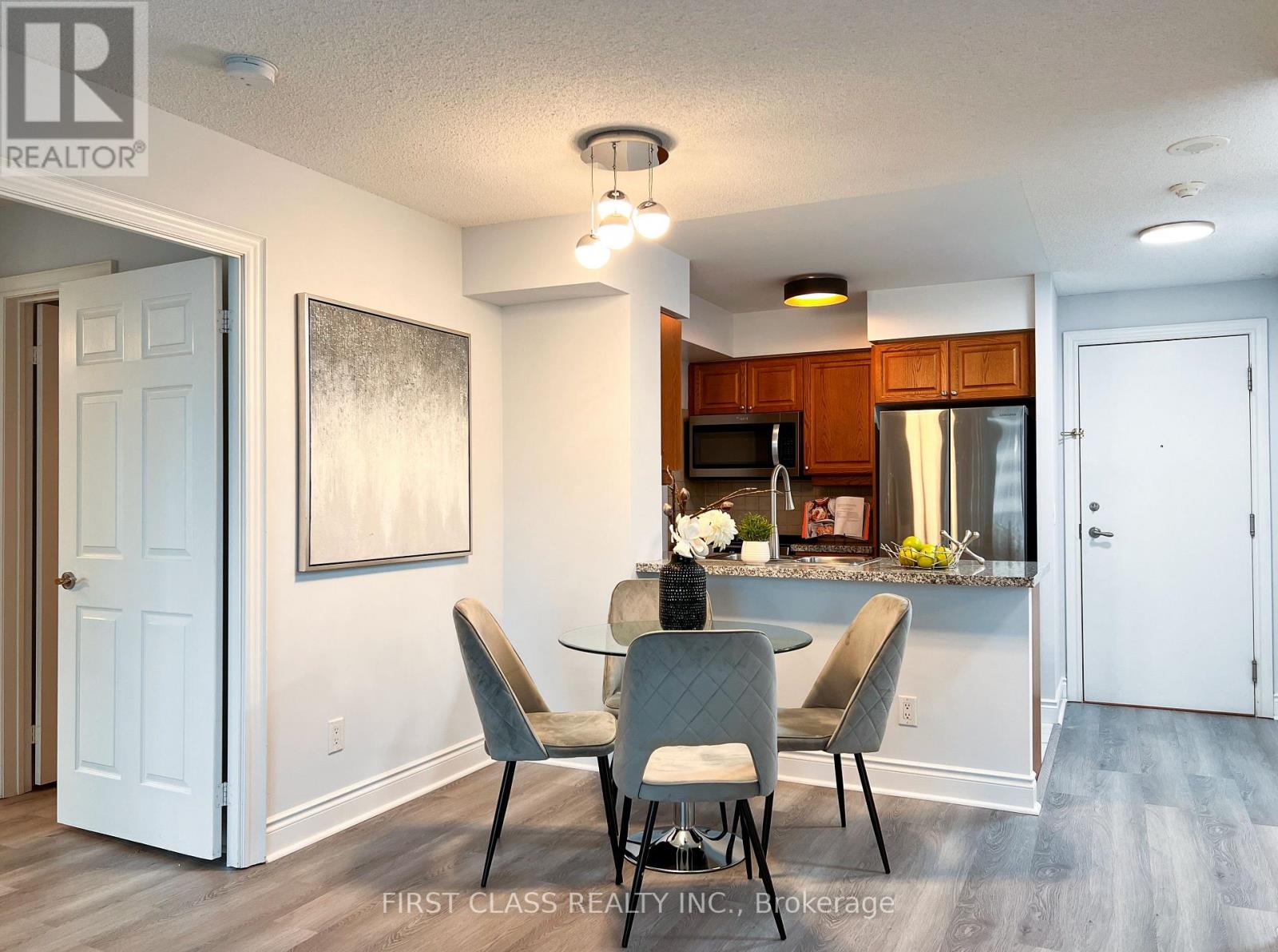 814 - 15 Greenview Avenue, Toronto, Ontario  M2M 4M7 - Photo 5 - C12390230