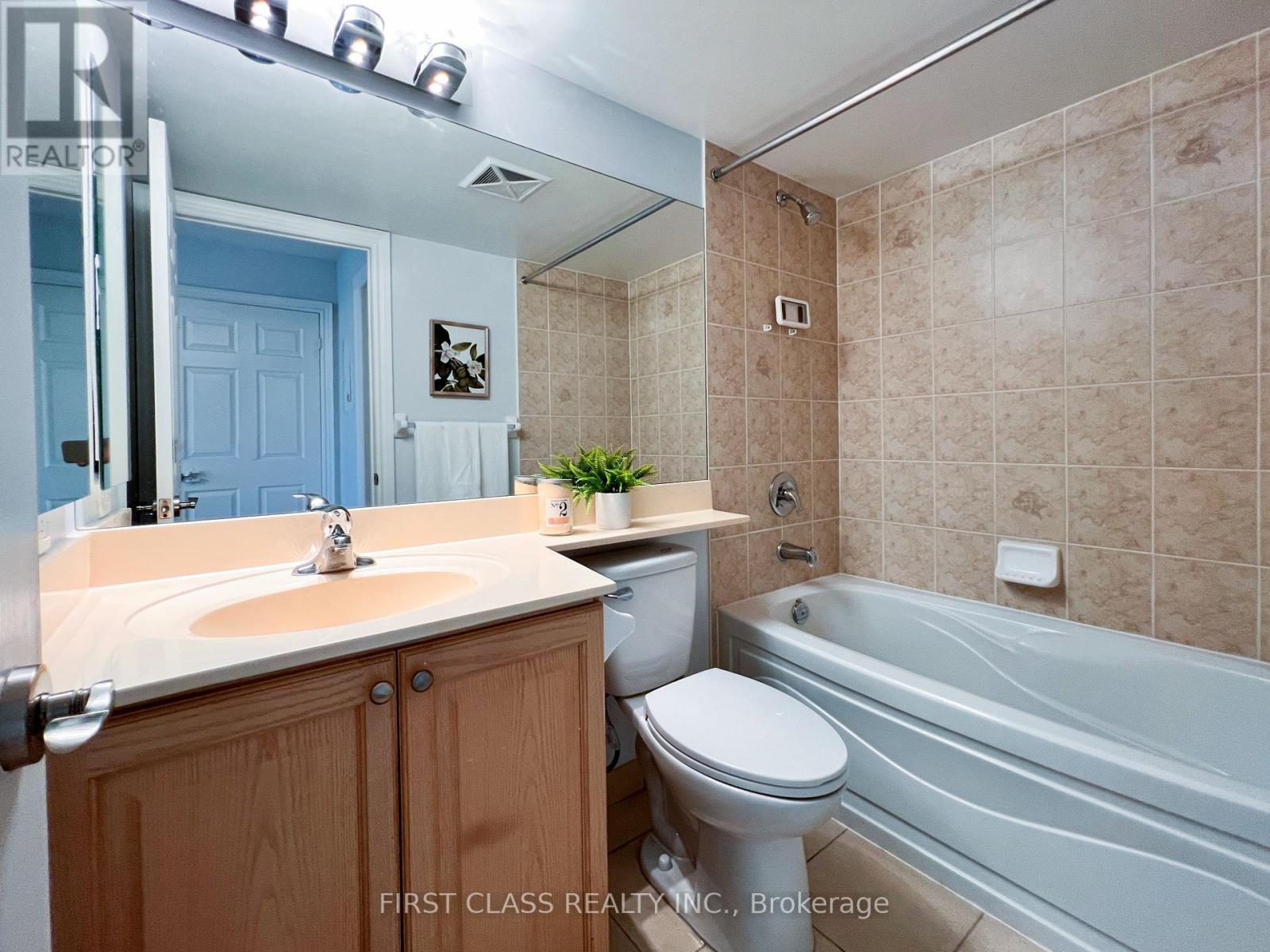 814 - 15 Greenview Avenue, Toronto, Ontario  M2M 4M7 - Photo 14 - C12390230
