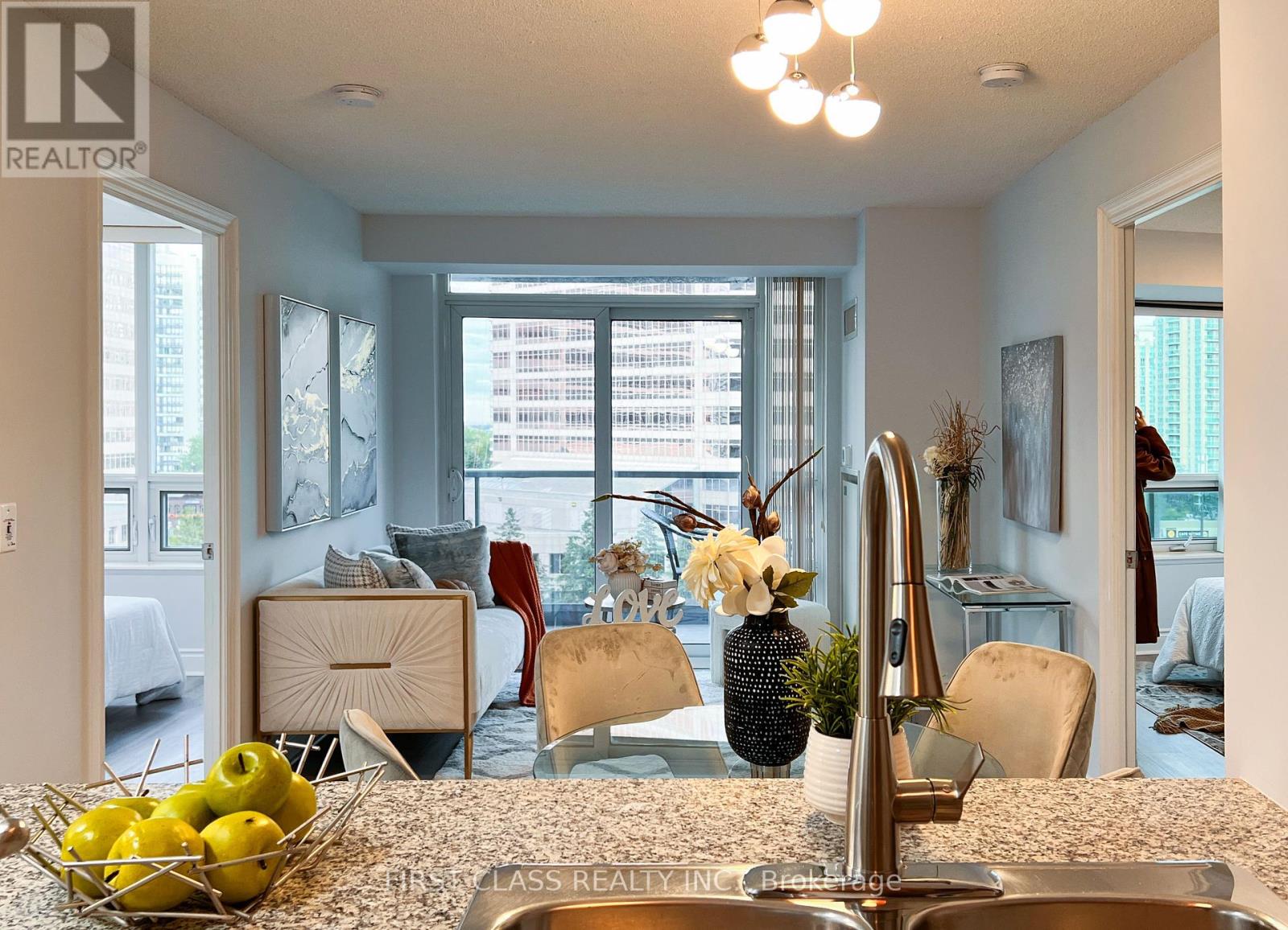 814 - 15 Greenview Avenue, Toronto, Ontario  M2M 4M7 - Photo 8 - C12390230