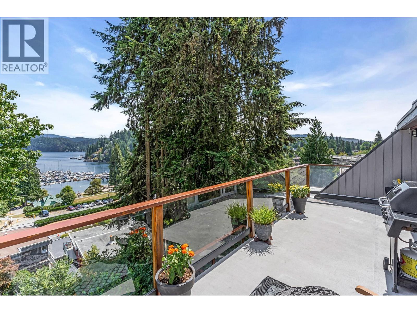 Property at 2360 CALEDONIA AVENUE image 3