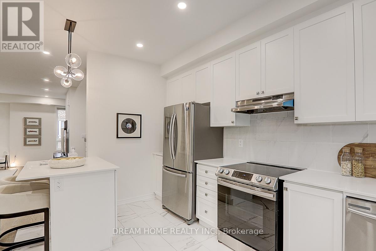 15 Chicago Lane, Markham, Ontario  L6E 2B9 - Photo 18 - N12390217