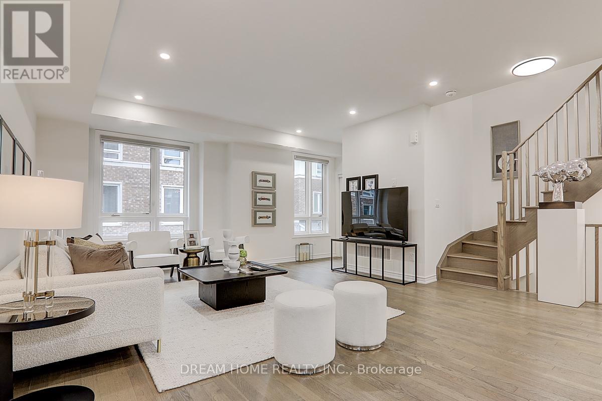 15 Chicago Lane, Markham, Ontario  L6E 2B9 - Photo 2 - N12390217