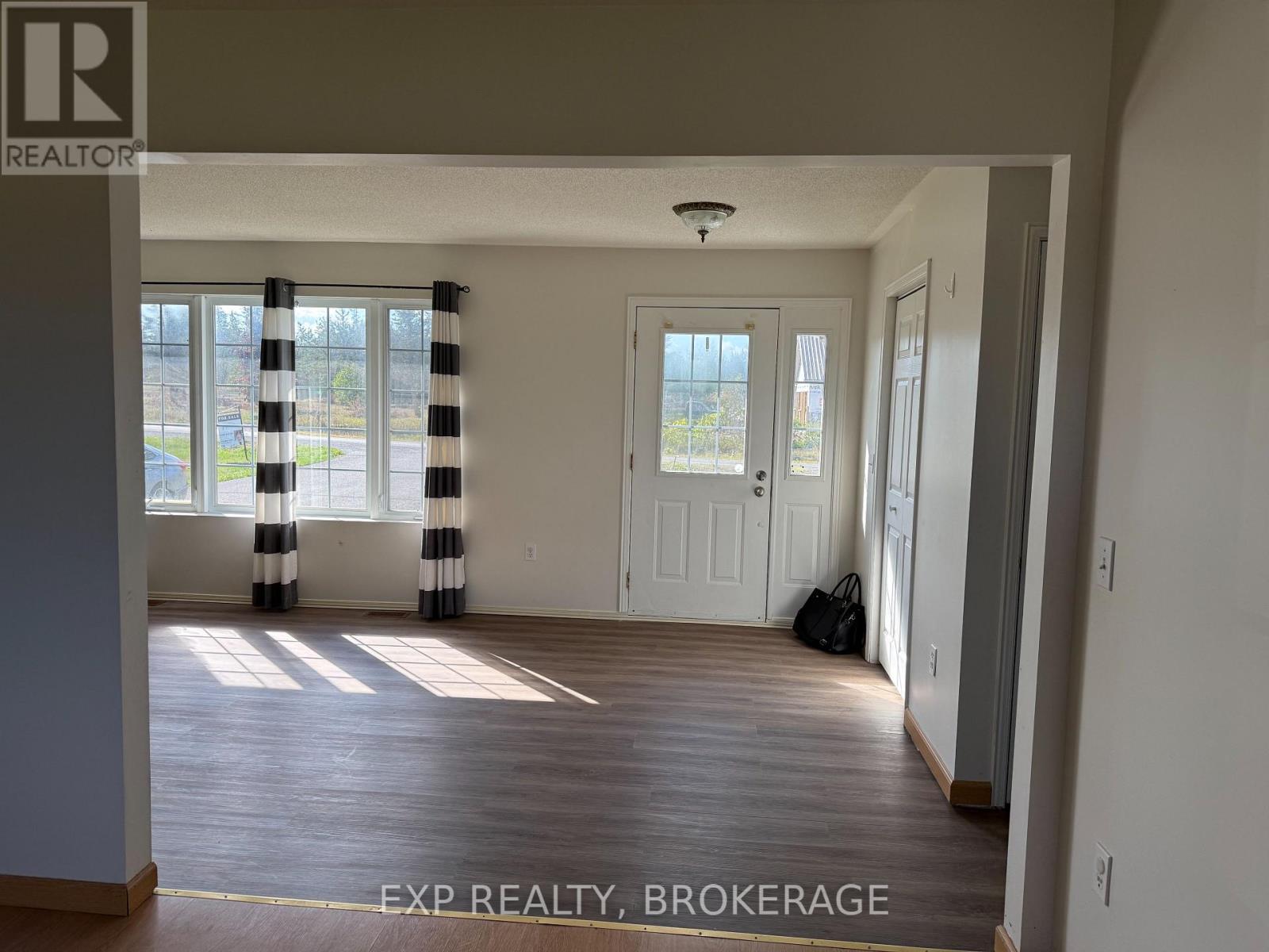 791 Beechwood Road, Greater Napanee, Ontario  K7R 3L1 - Photo 2 - X12329478