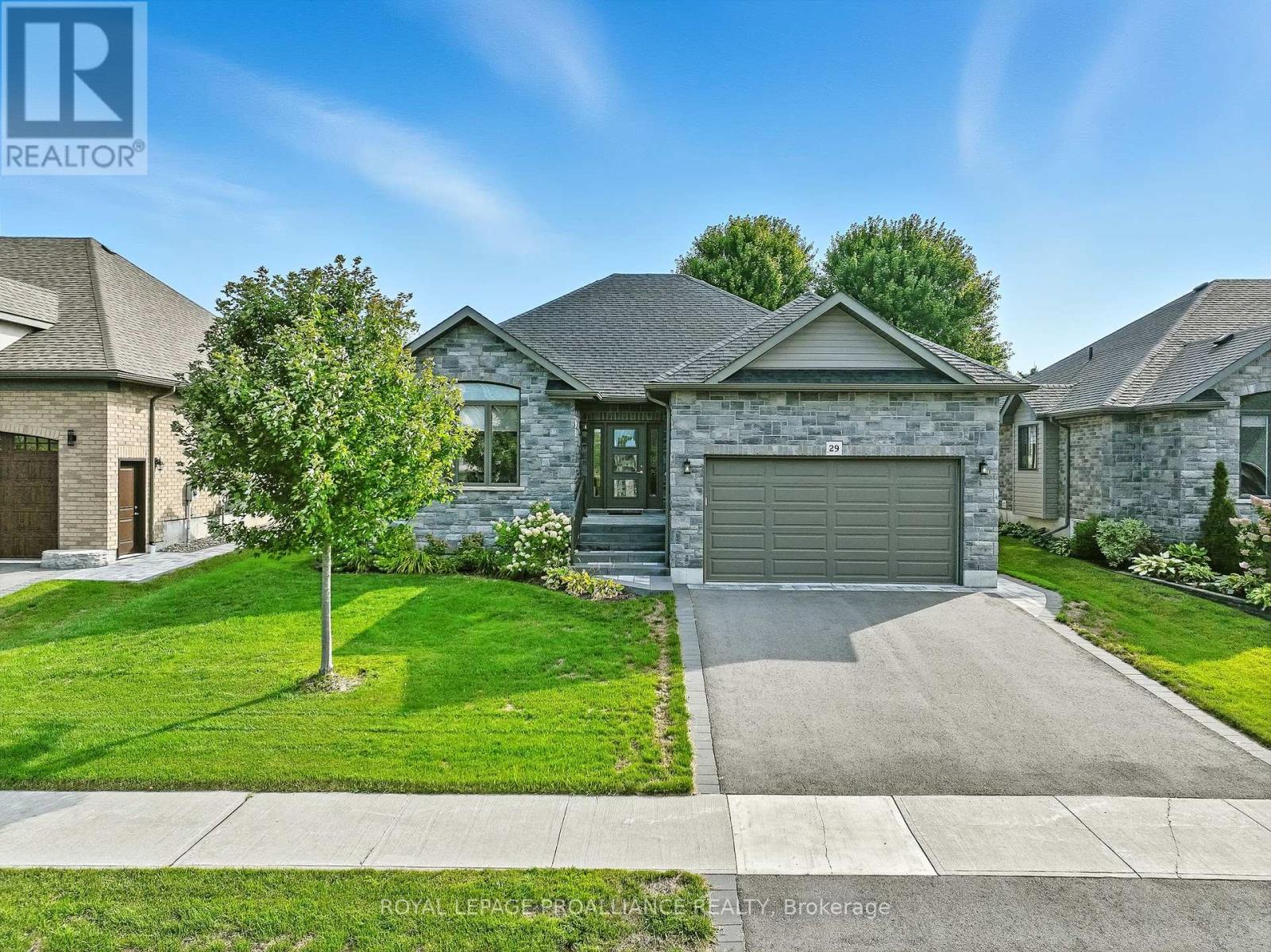 29 Rosslyn Drive, Brighton, Ontario  K0K 1H0 - Photo 1 - X12390246