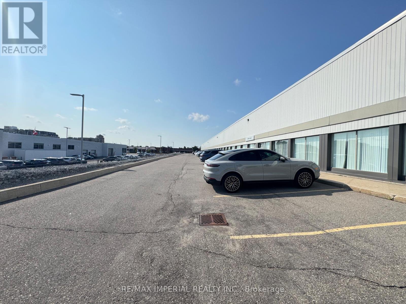 13 - 240 Viceroy Road, Vaughan, Ontario  L4K 3N9 - Photo 2 - N12347423