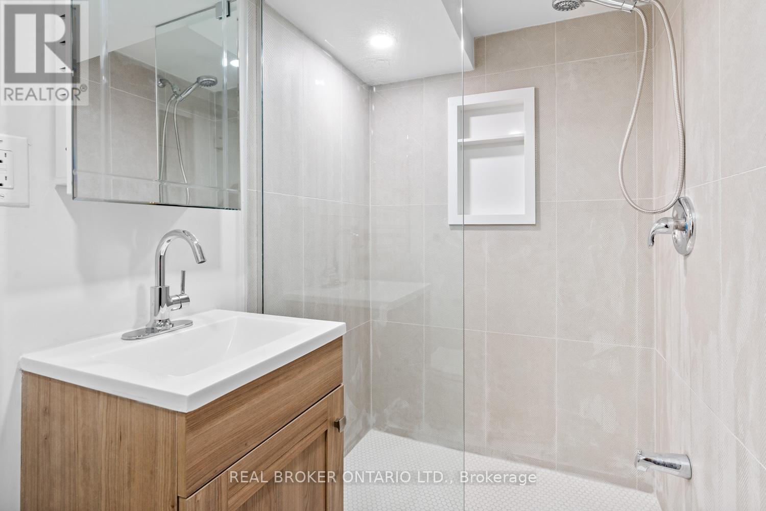 #2 - #2 343 Prince Edward Drive N, Toronto, Ontario  M8X 2L4 - Photo 17 - W12390227