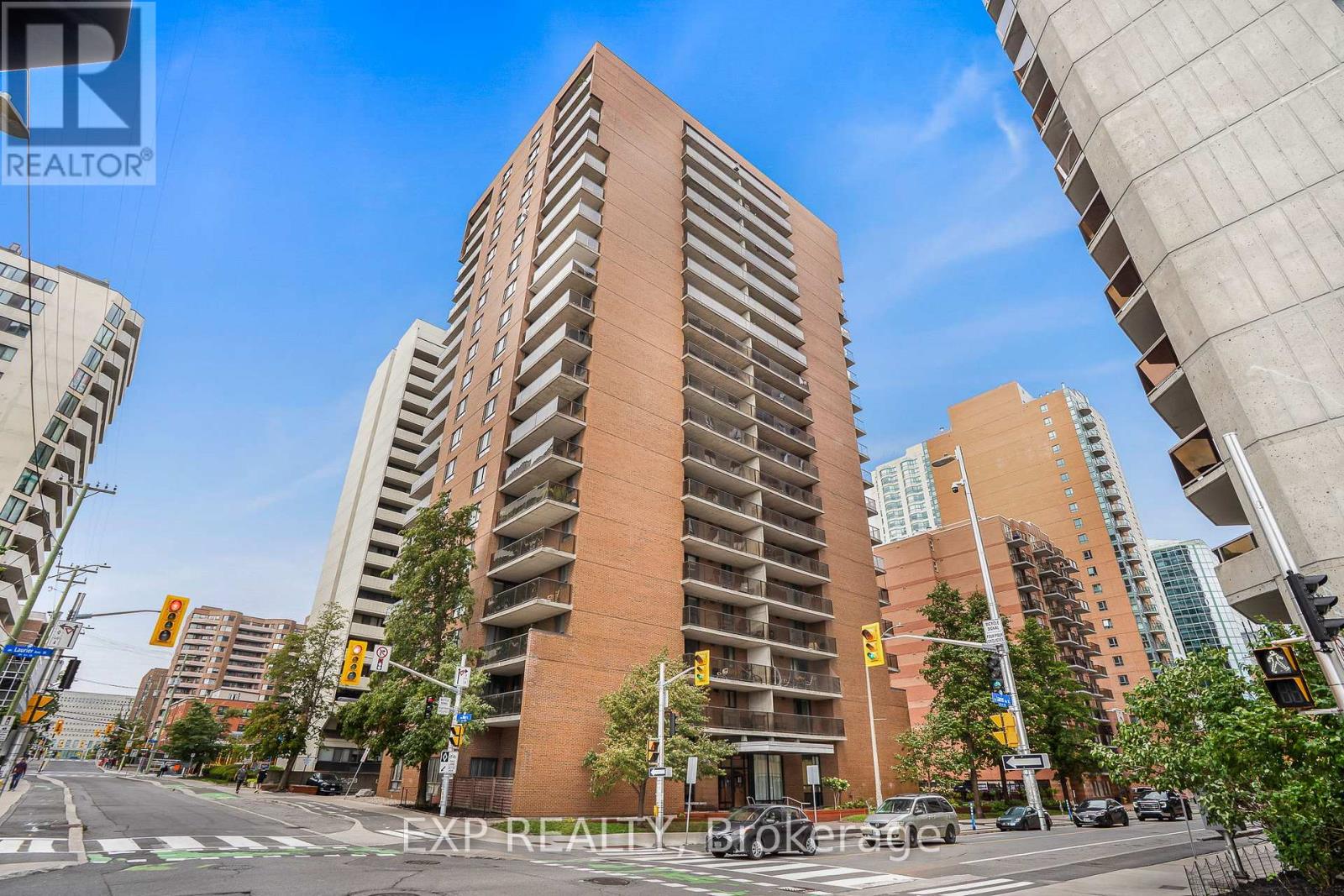204 - 475 LAURIER AVENUE W, Ottawa, Ontario