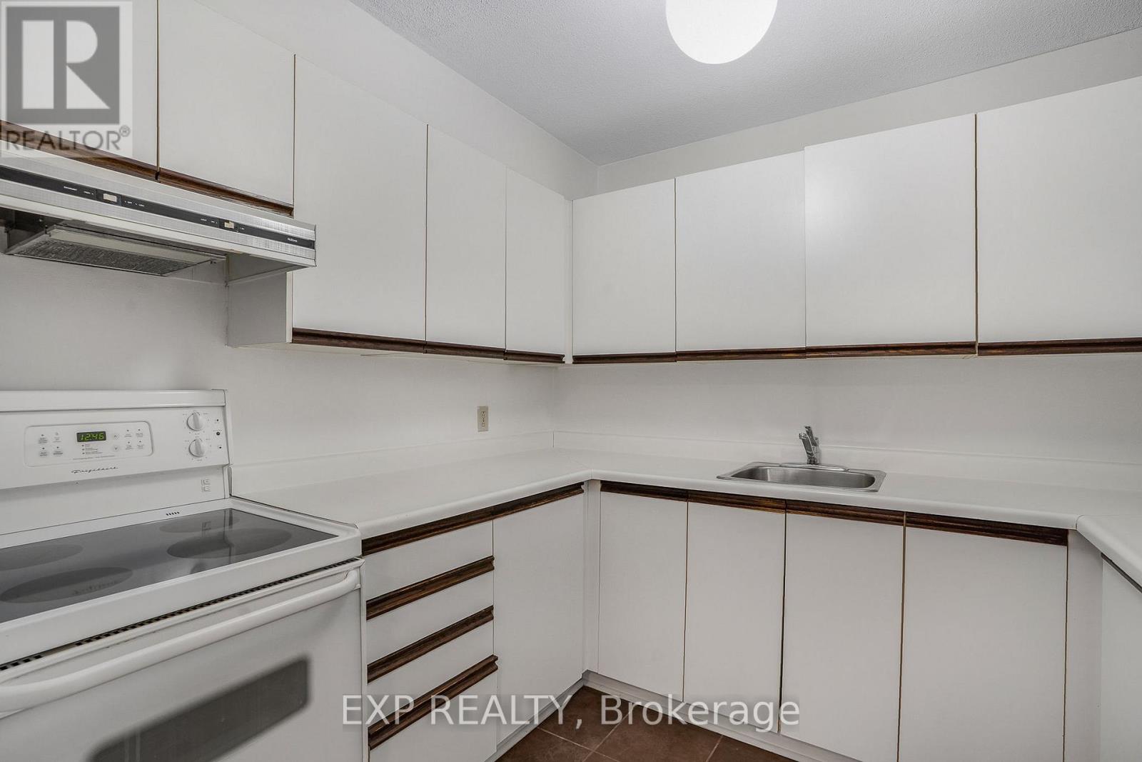204 - 475 Laurier Avenue W, Ottawa, Ontario  K1R 7X1 - Photo 21 - X12390250
