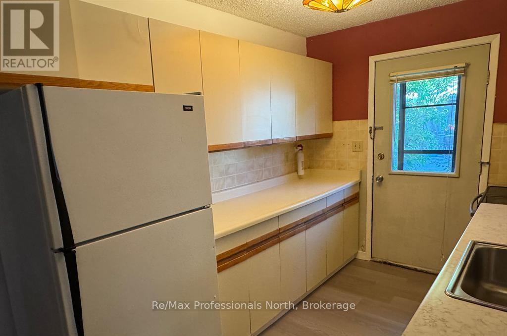 125 Taylor Road, Bracebridge, Ontario  P1L 1J5 - Photo 10 - X12390245