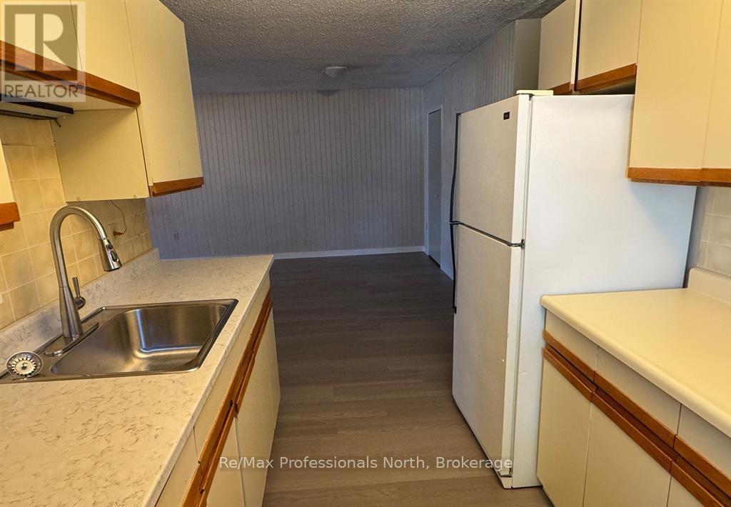 125 Taylor Road, Bracebridge, Ontario  P1L 1J5 - Photo 11 - X12390245