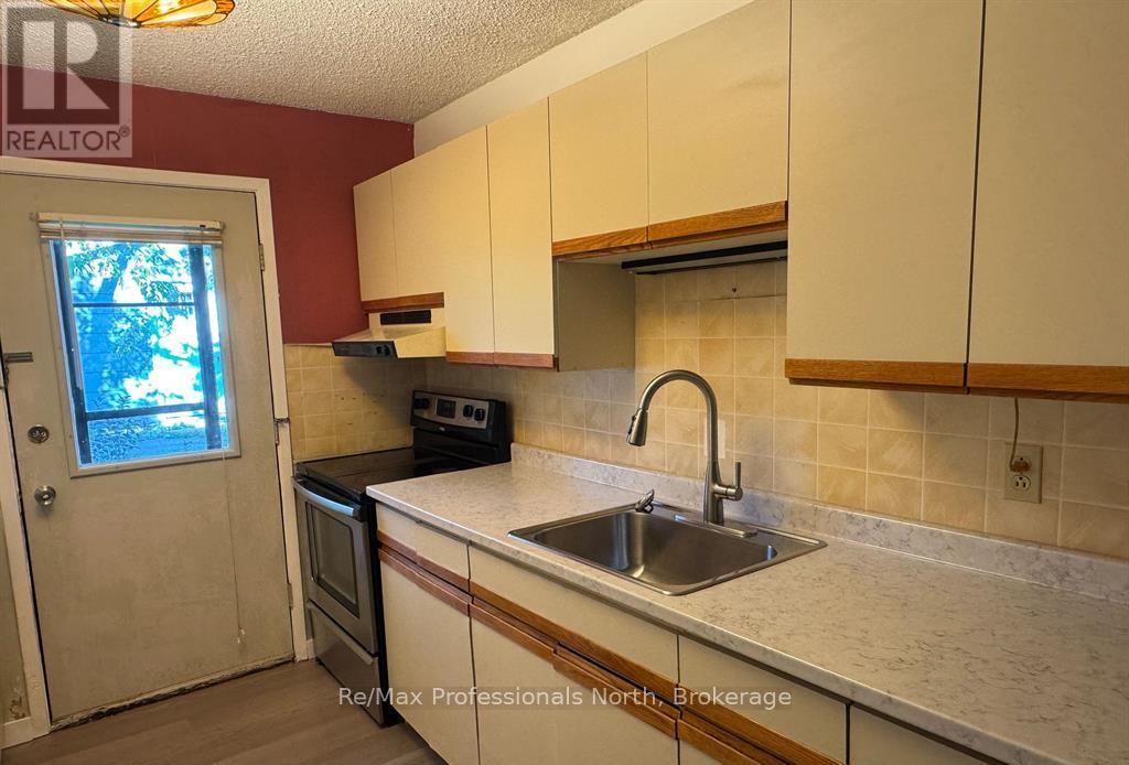 125 Taylor Road, Bracebridge, Ontario  P1L 1J5 - Photo 9 - X12390245