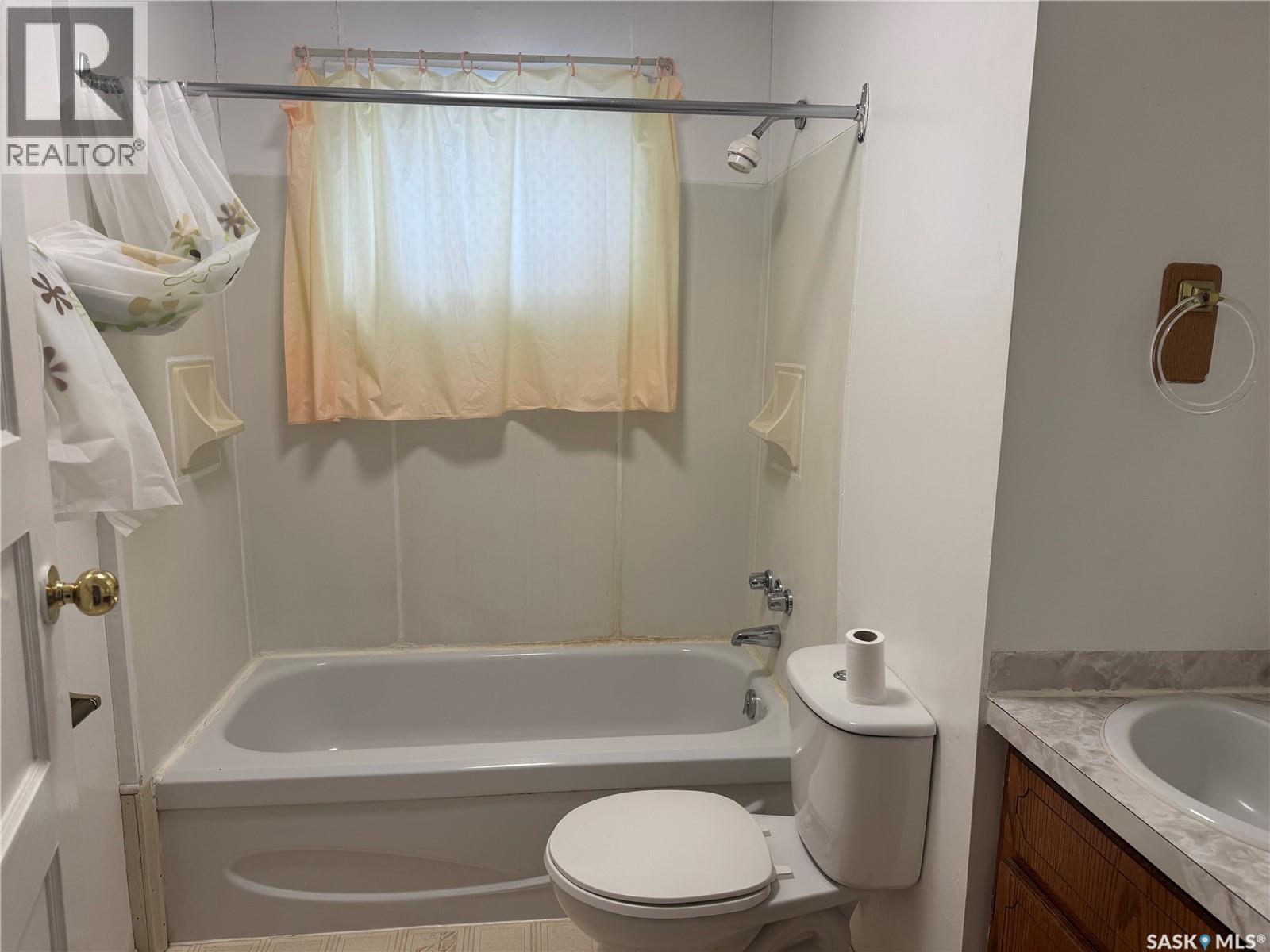 218 4th Street W, Nipawin, Saskatchewan  S0E 1E0 - Photo 8 - SK017828