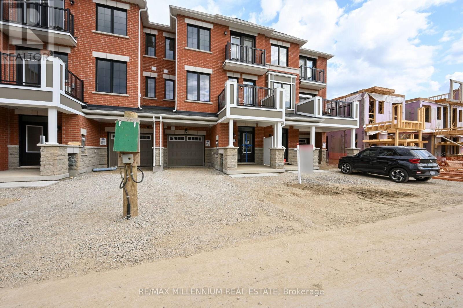 77 Keppel Circle, Brampton, Ontario  L7A 0B6 - Photo 2 - W12390263