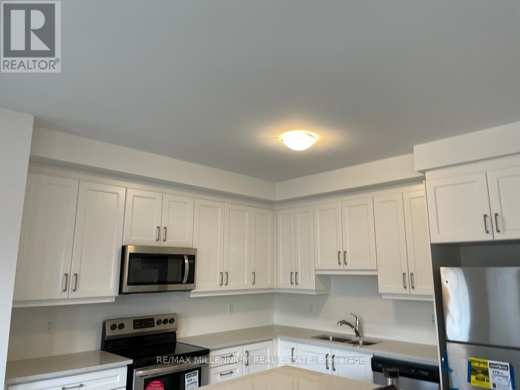 77 Keppel Circle, Brampton, Ontario  L7A 0B6 - Photo 5 - W12390263