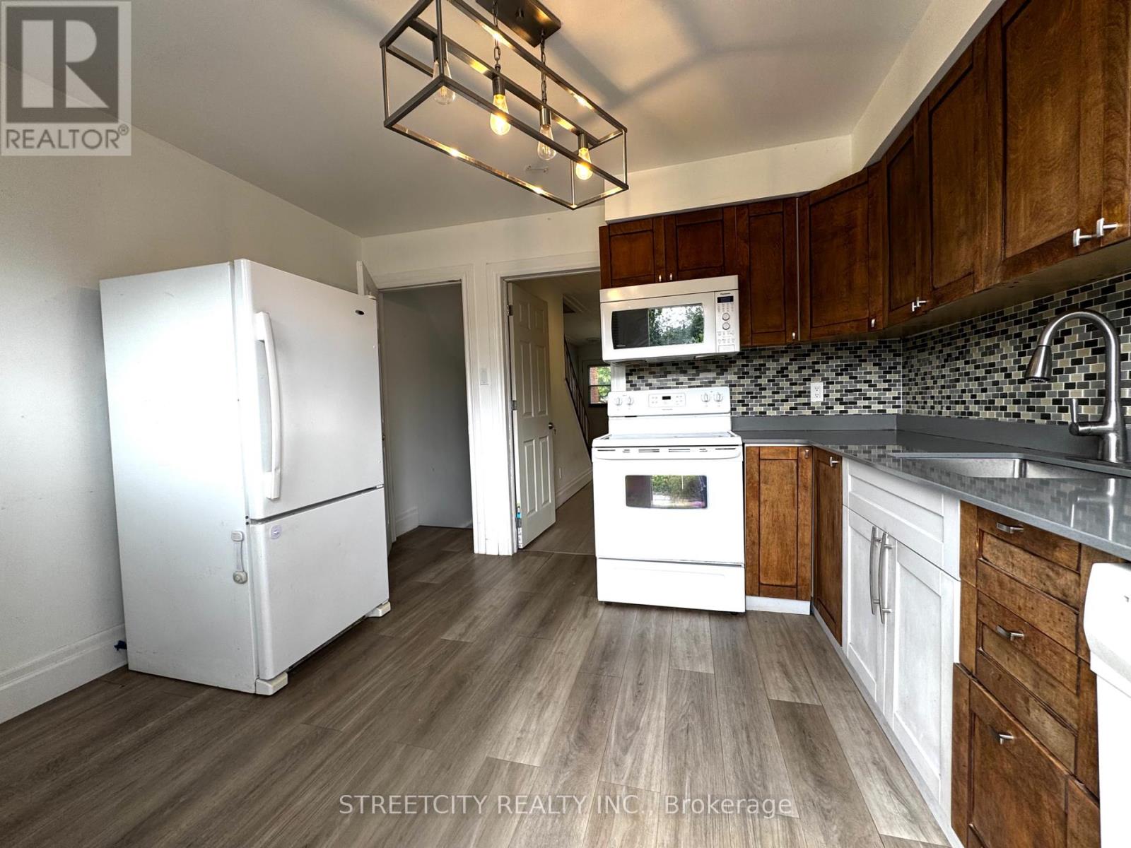 D - 71 Wellesley Crescent, London East, Ontario  N5V 1J6 - Photo 15 - X12390271