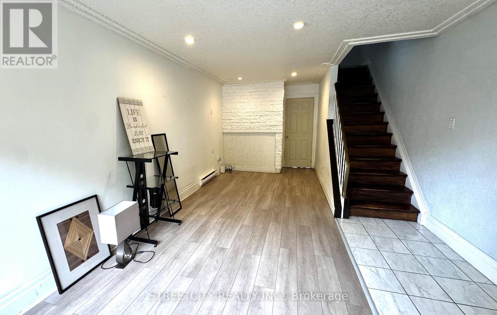 D - 71 Wellesley Crescent, London East, Ontario  N5V 1J6 - Photo 3 - X12390271