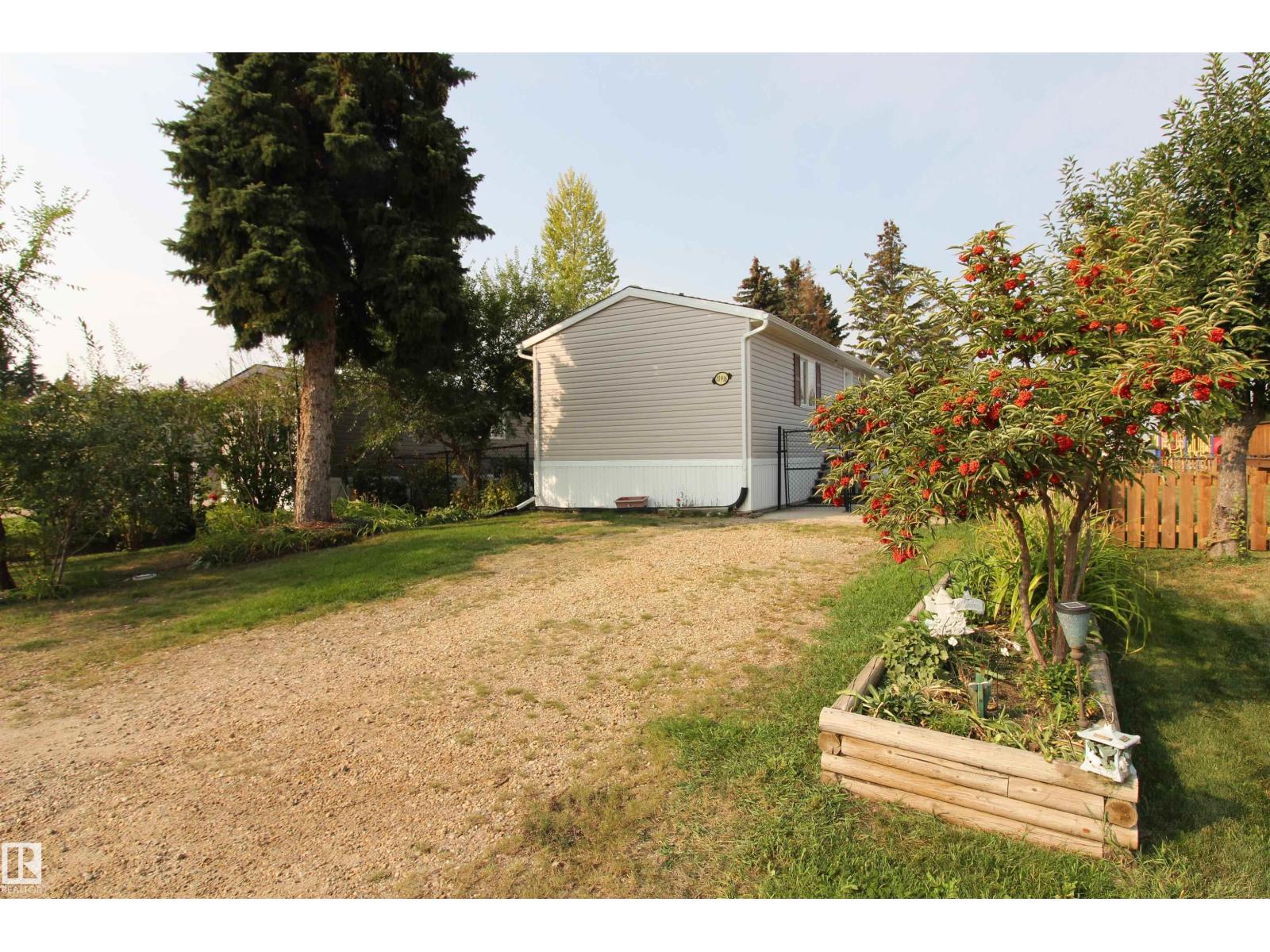10916 100 AV, Westlock, Alberta