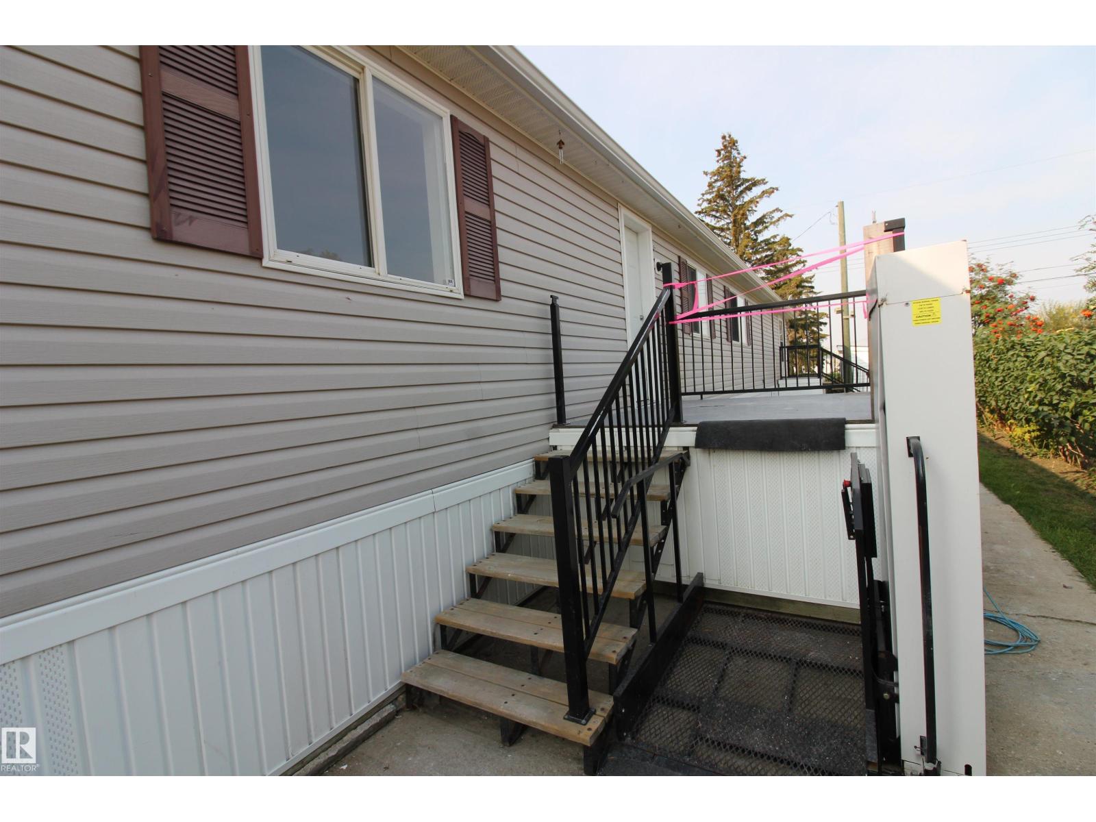 10916 100 Av, Westlock, Alberta  T7P 1N2 - Photo 2 - E4456817