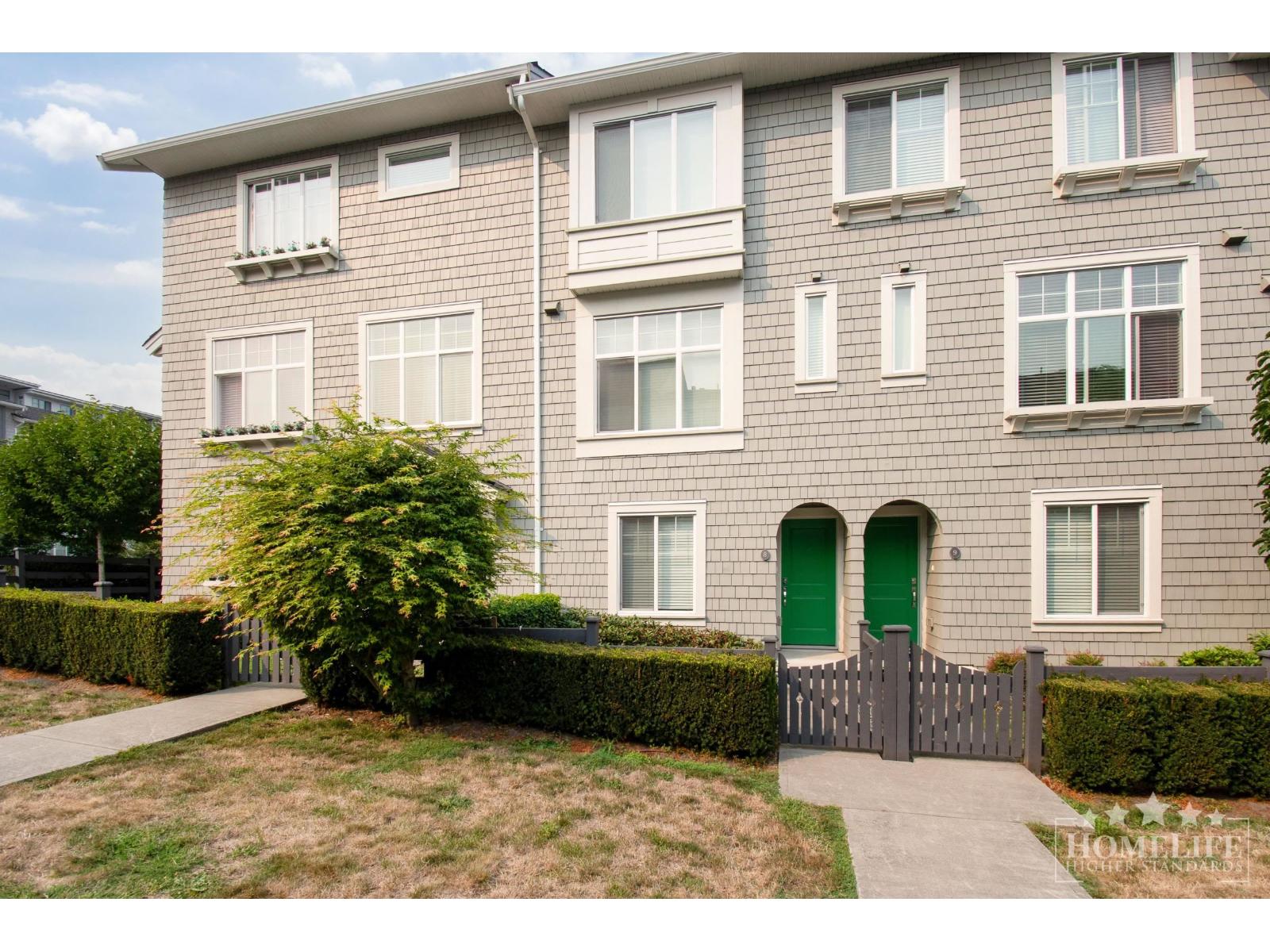 8 8168 136a Street, Surrey, British Columbia  V3W 2Z6 - Photo 1 - R3045343