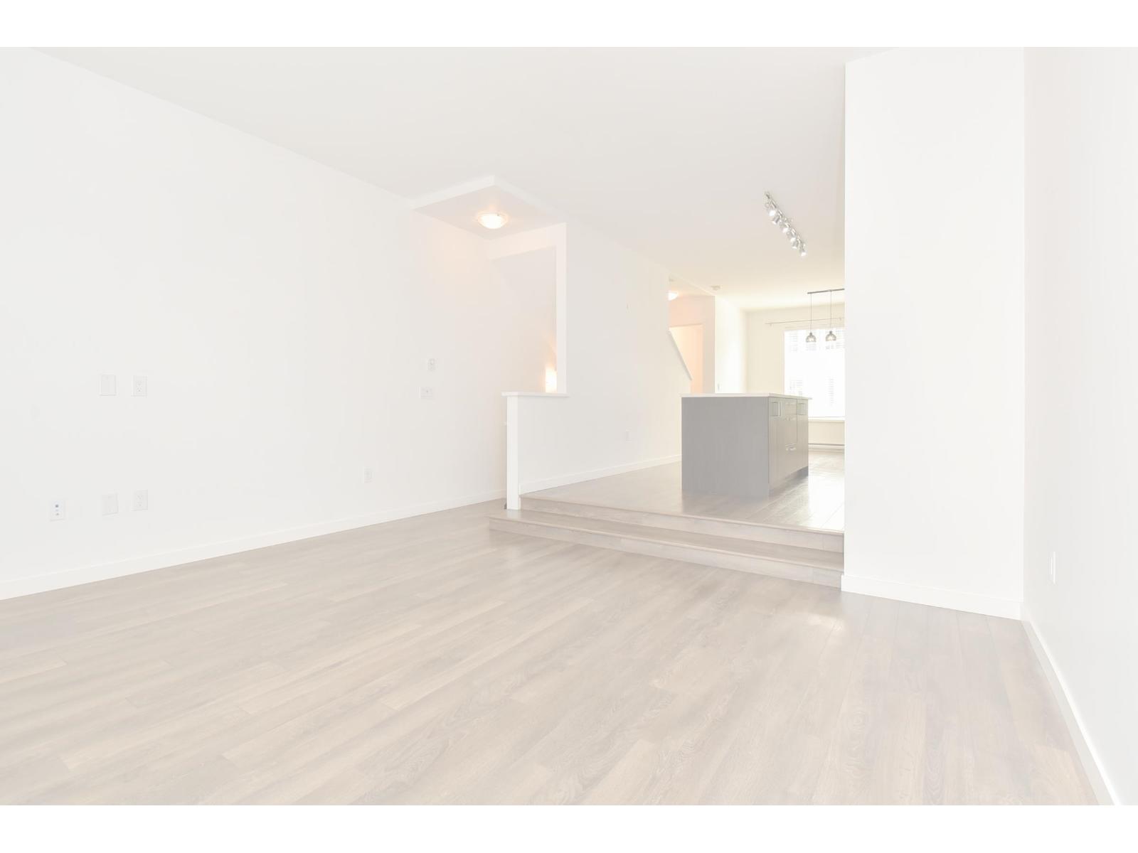 8 8168 136a Street, Surrey, British Columbia  V3W 2Z6 - Photo 4 - R3045343