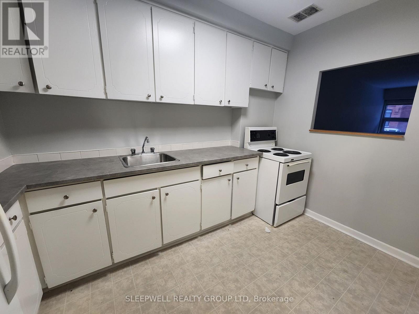 102 - 420 Gilmour Street, Ottawa, Ontario  K2P 0R9 - Photo 6 - X12390293
