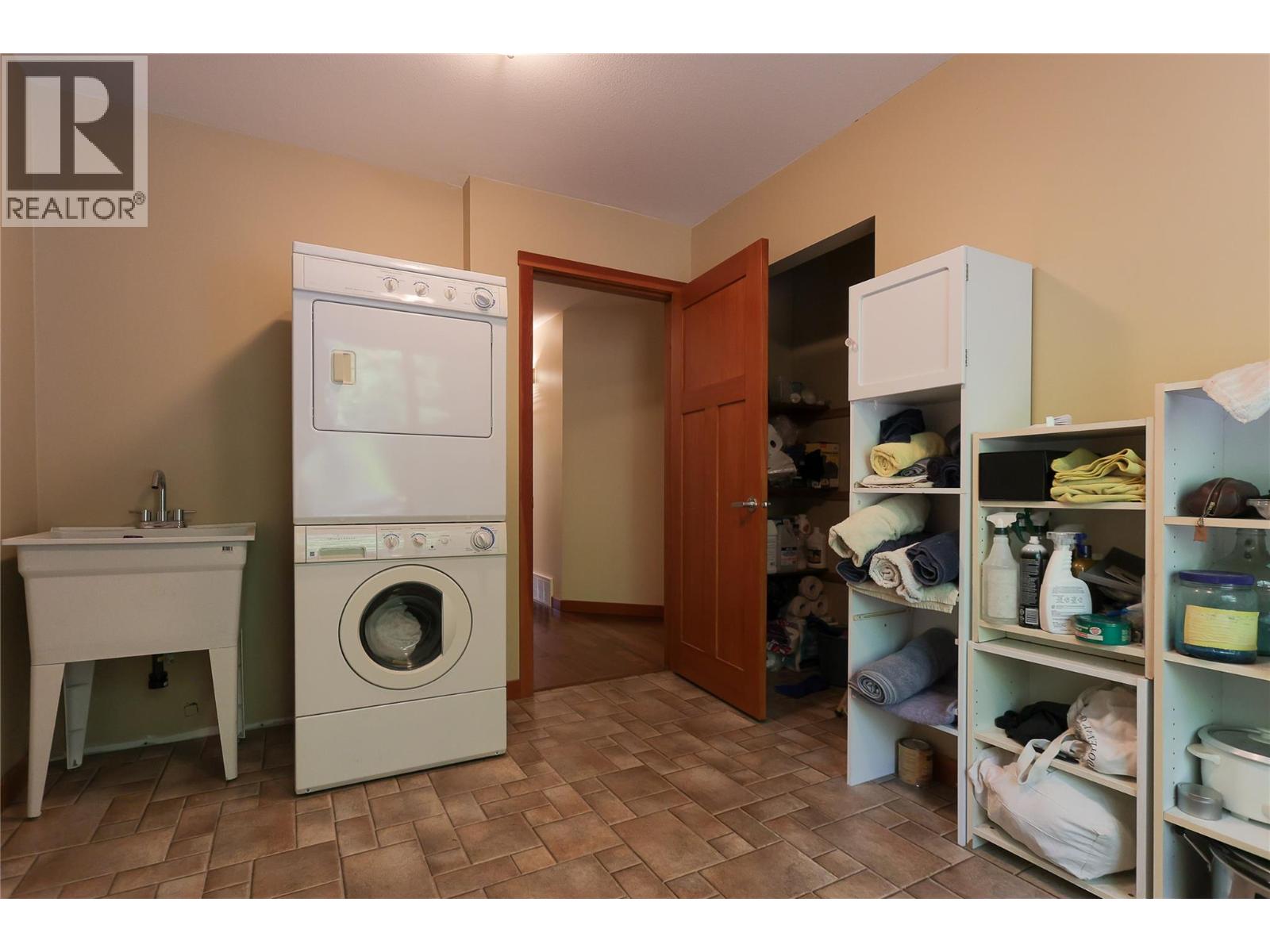 2663 Storbo Heights Road, Slocan Park, British Columbia  V0G 2E0 - Photo 23 - 10362023