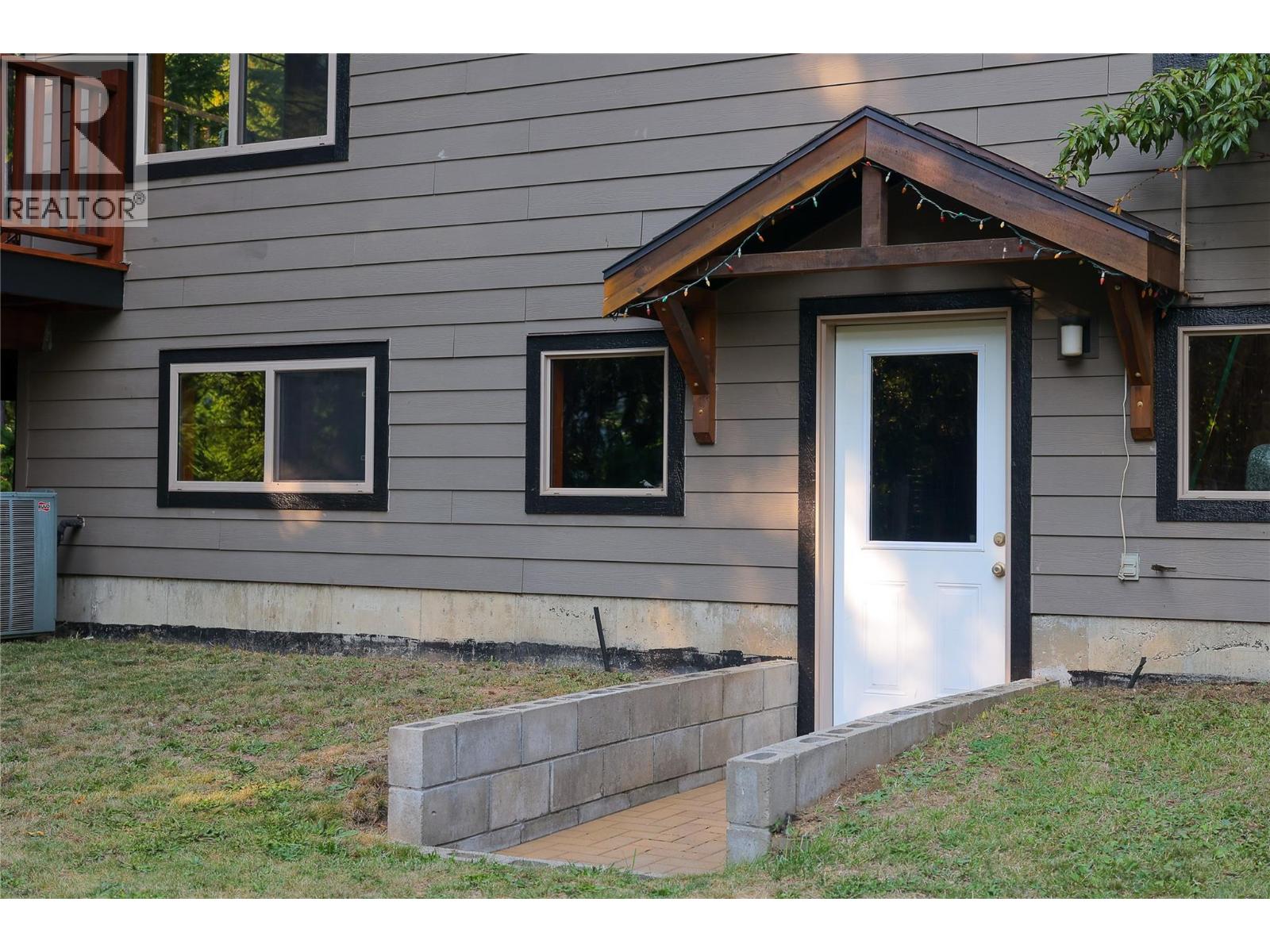 2663 Storbo Heights Road, Slocan Park, British Columbia  V0G 2E0 - Photo 24 - 10362023