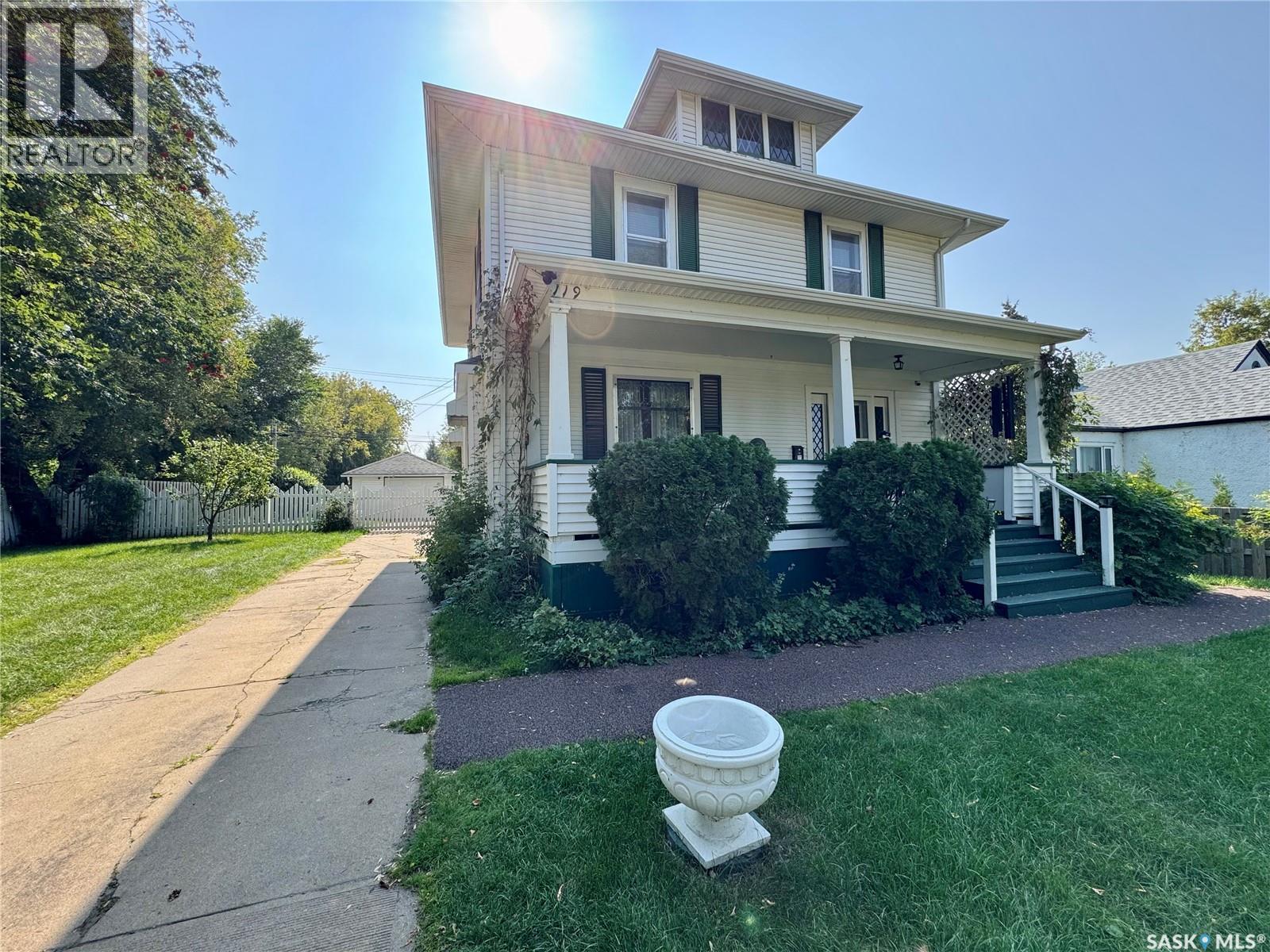 119 22nd STREET E, Prince Albert, Saskatchewan